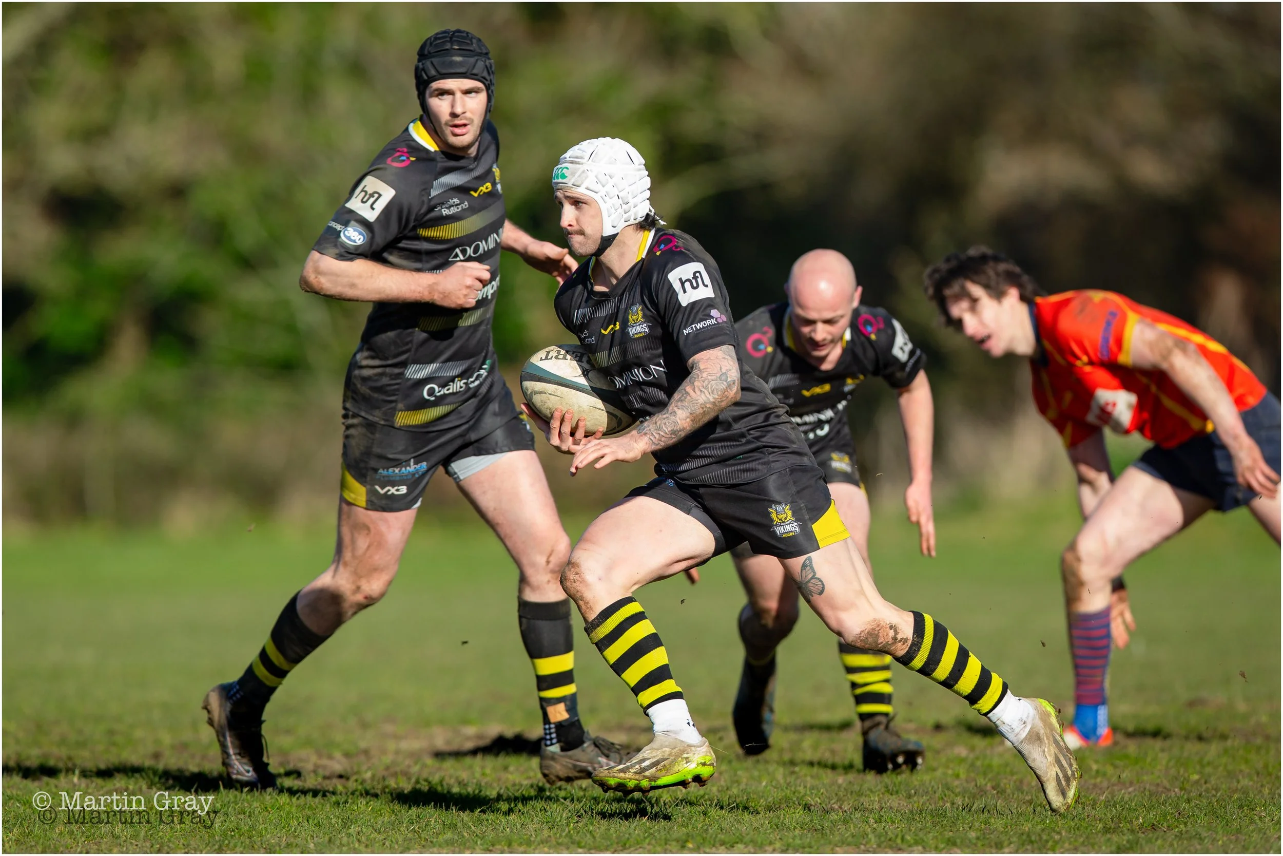 Taylor Quate breaks from defence-1487.jpg