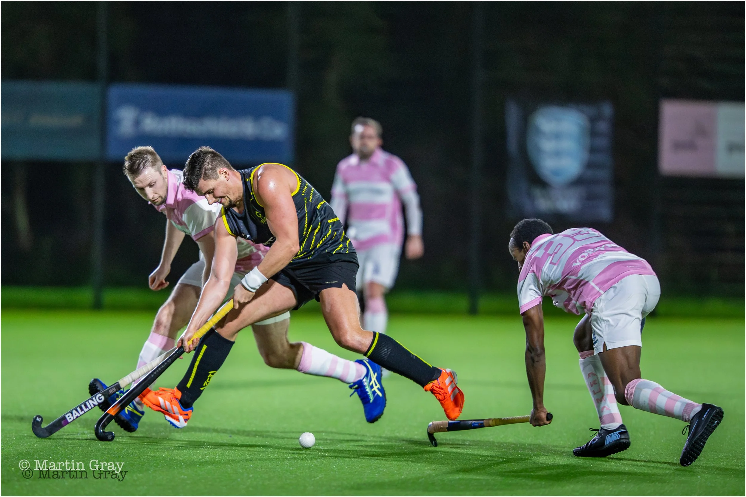 Will Mansell in a sea of pink shirts-2161.jpg