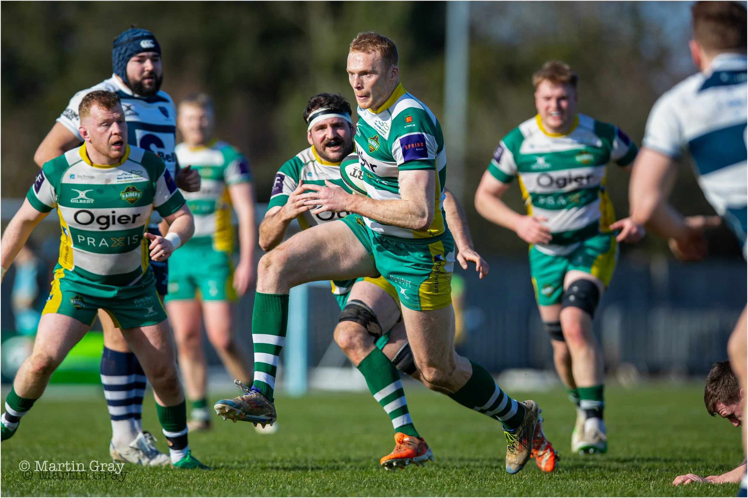 Anthony Armstrong breaks in the centre with support-3516.jpg