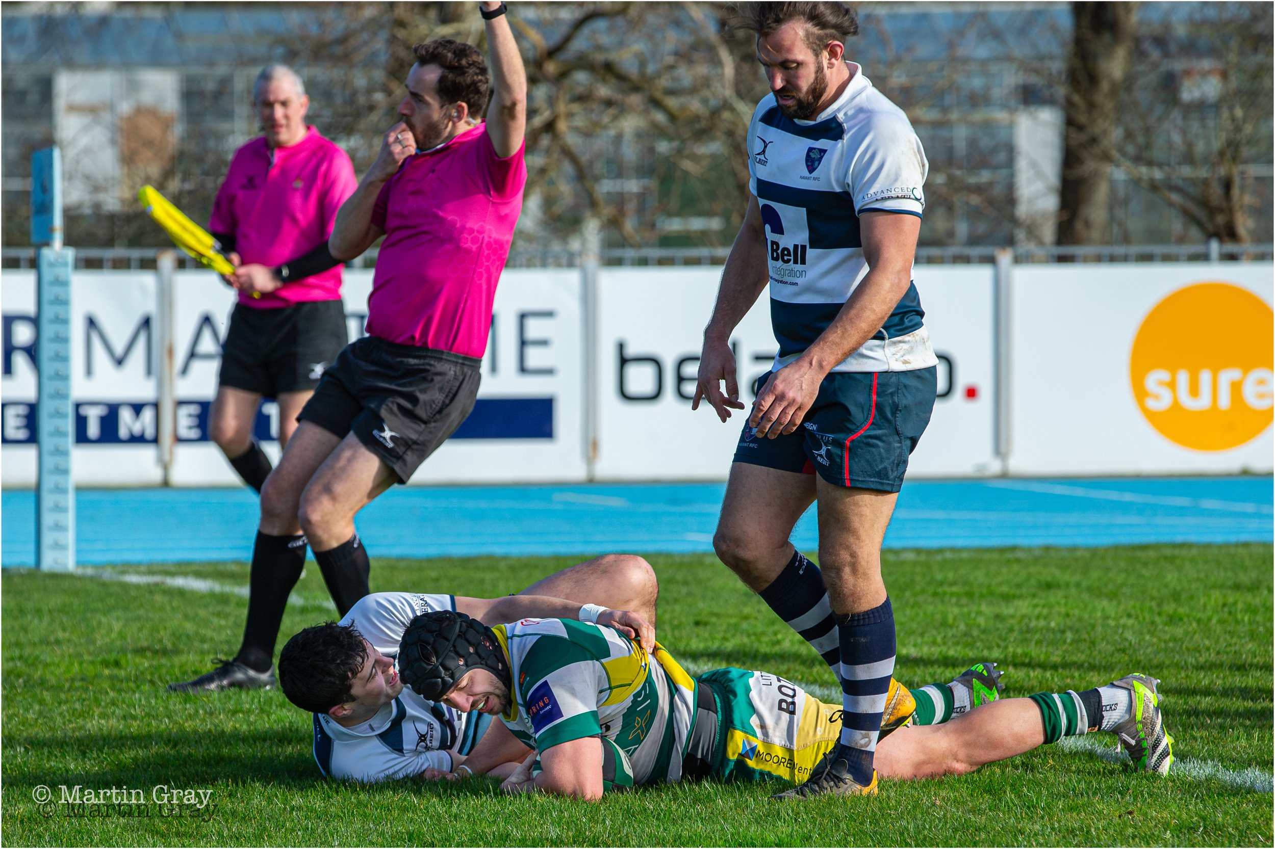 Jonathan Dawe goes over on 51 mins-2379.jpg