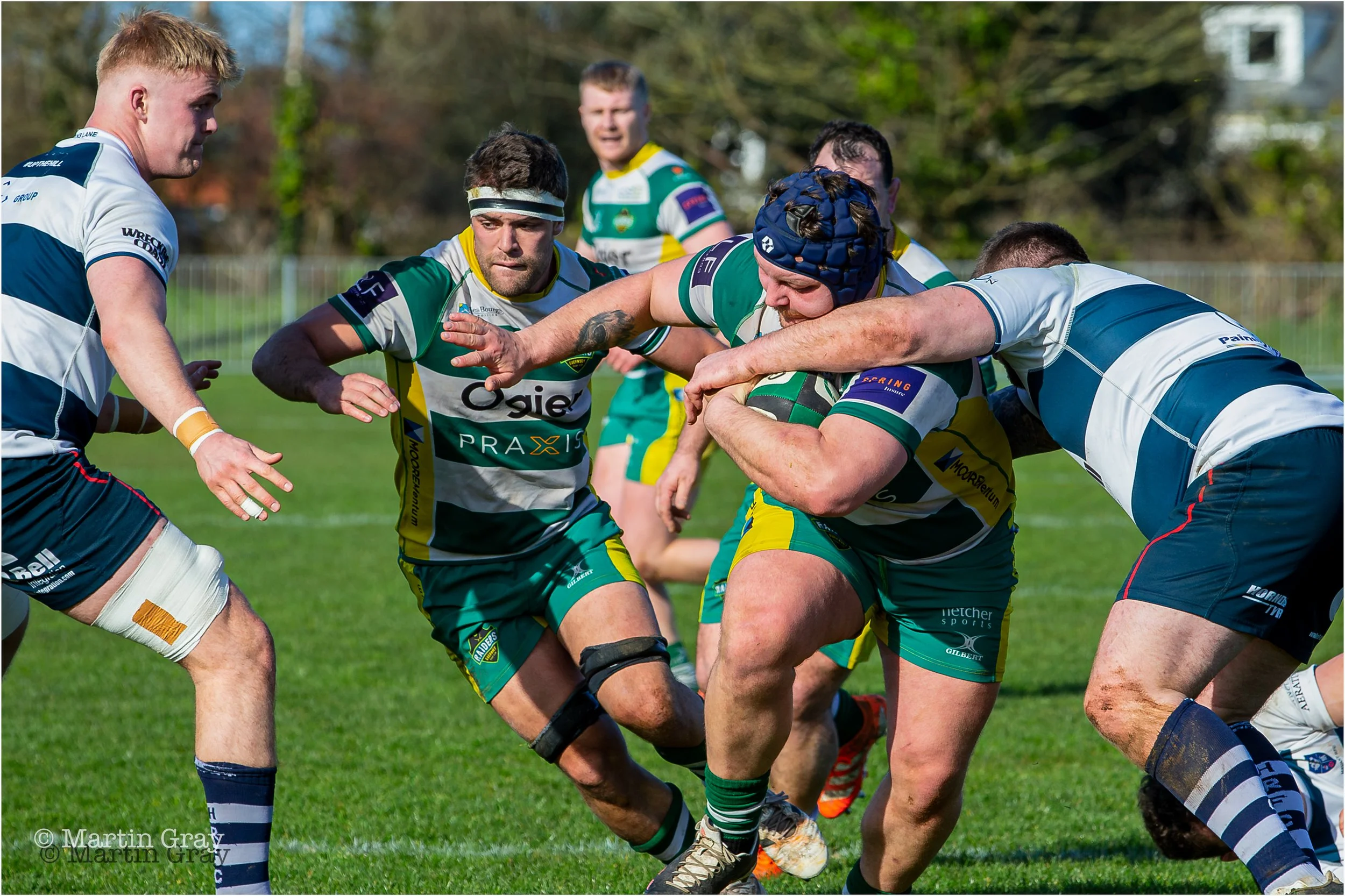 Martinas Dromantas powers through the Havant defence-2277.jpg