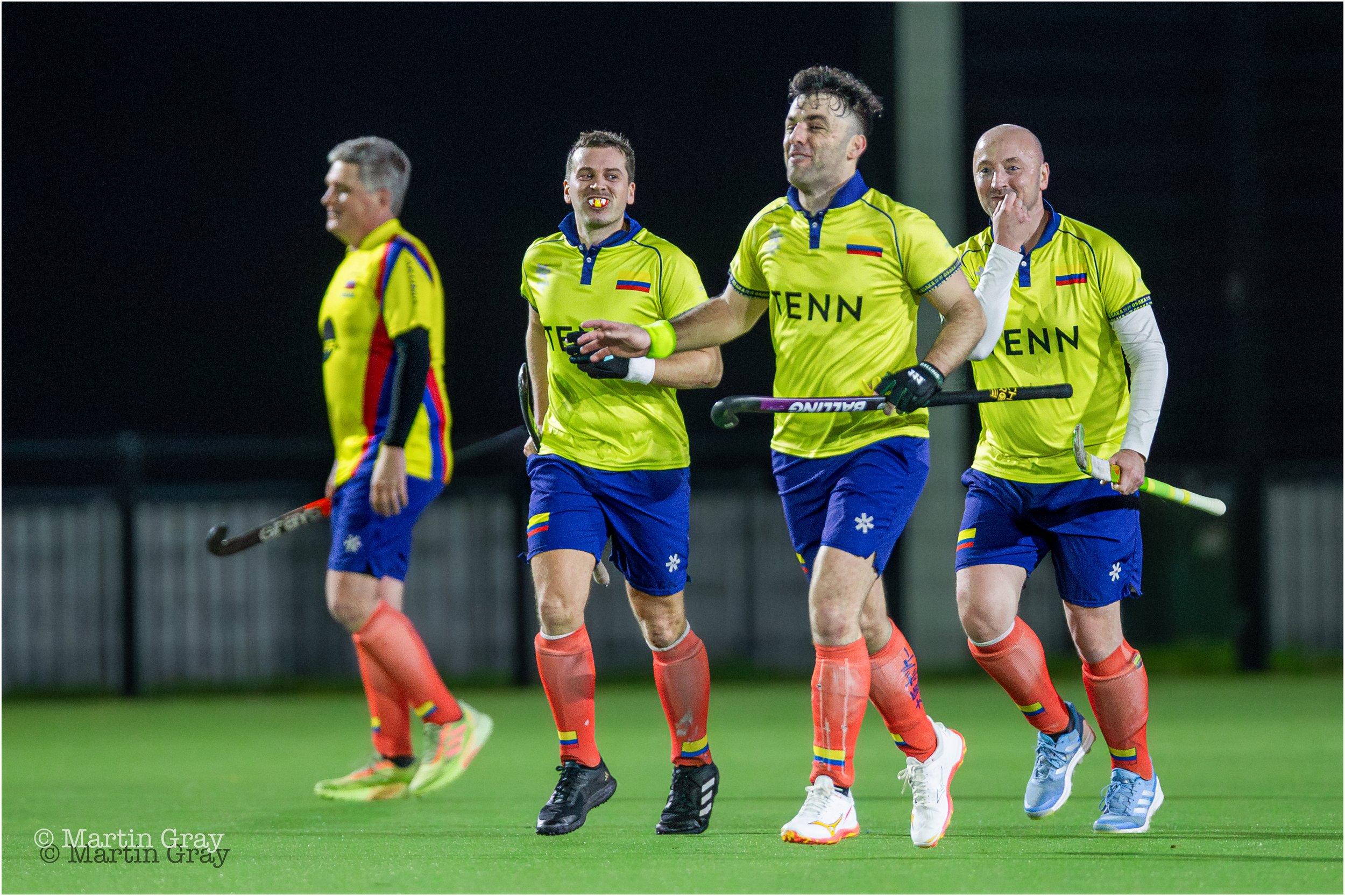 Colombians celebrate a 7th goal-6201.jpg