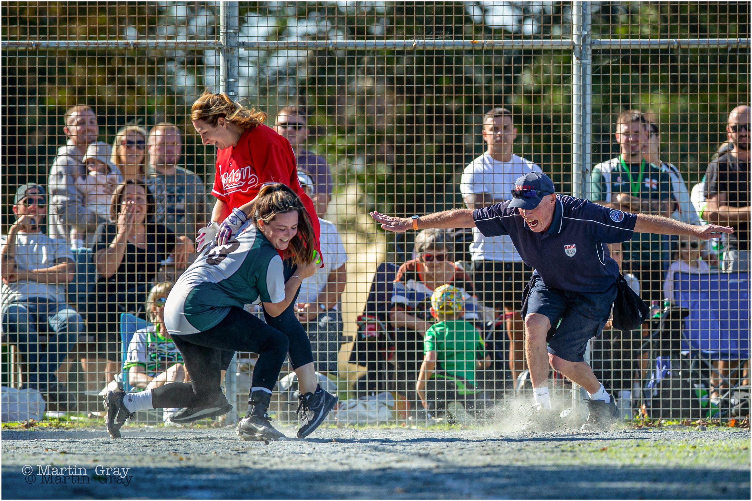 Courtney Smith attempts a tag on home base-5833.jpg