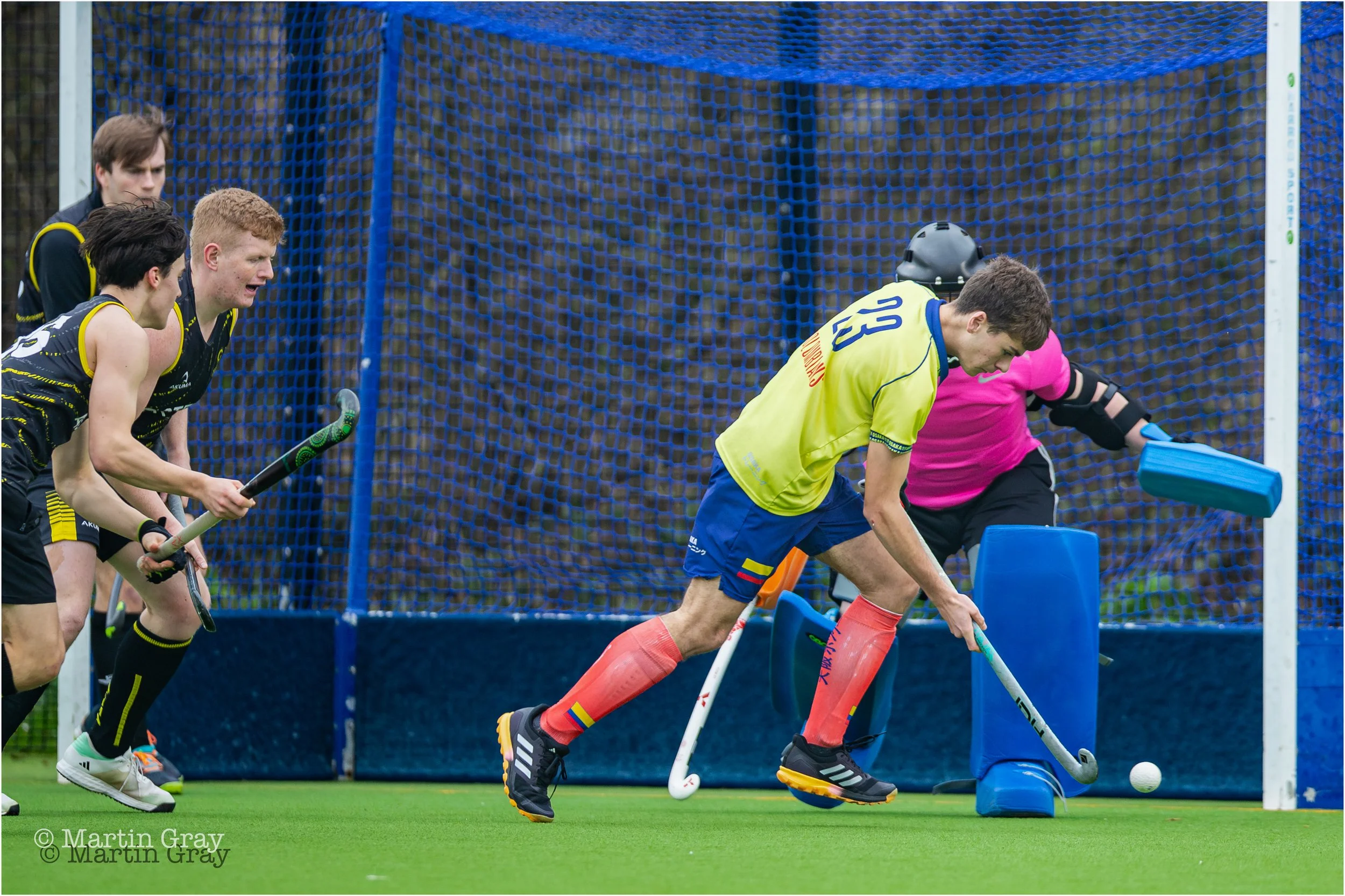 Charlie Le Tocq clears from defence-5656.jpg