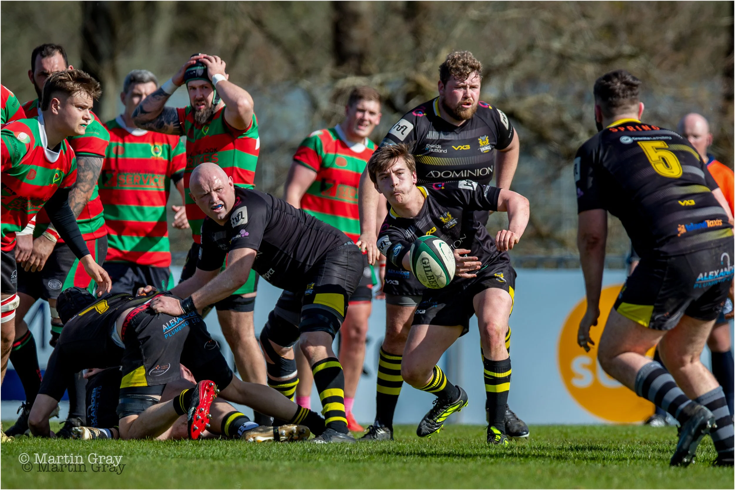 Alex Simpson clears from a ruck-6666.jpg