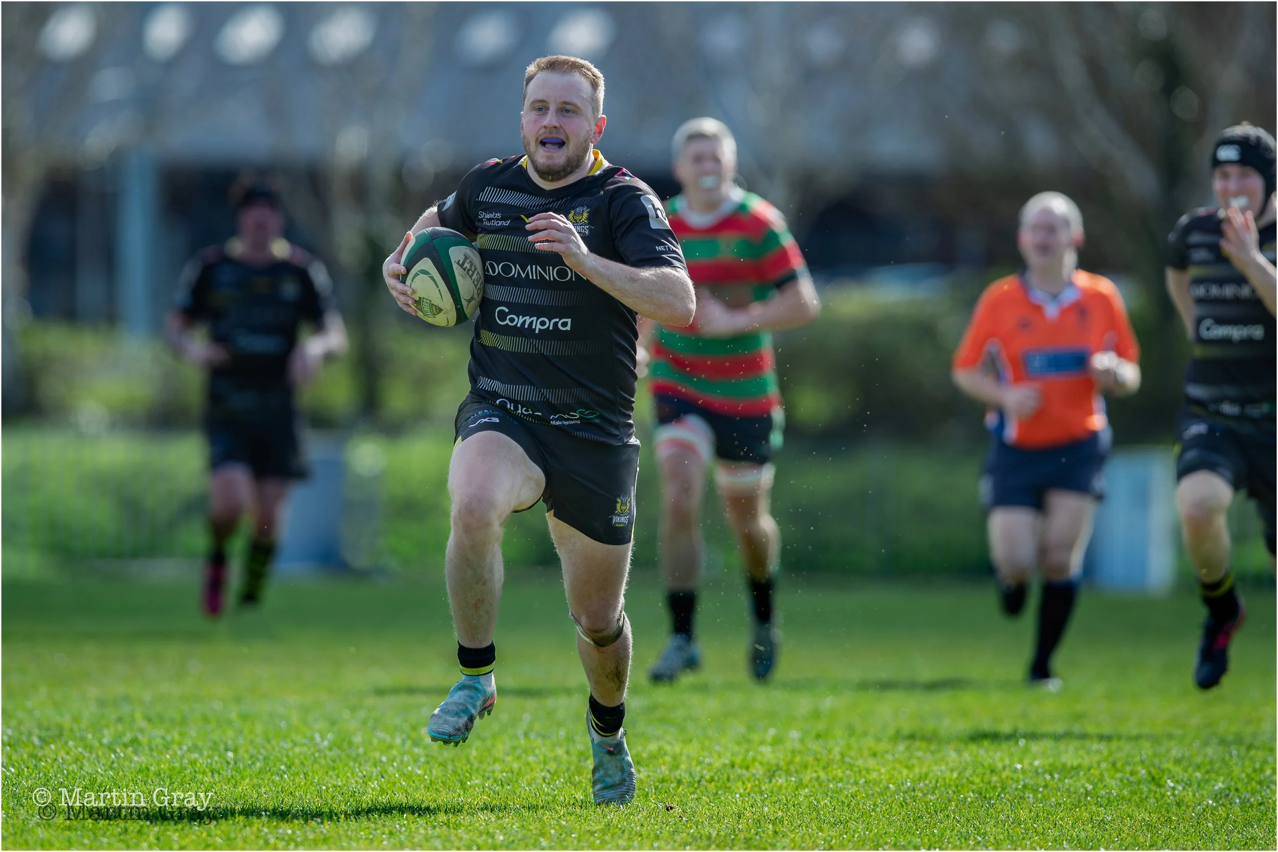 Callum Gladstone breaks for a second half Try-6631.jpg