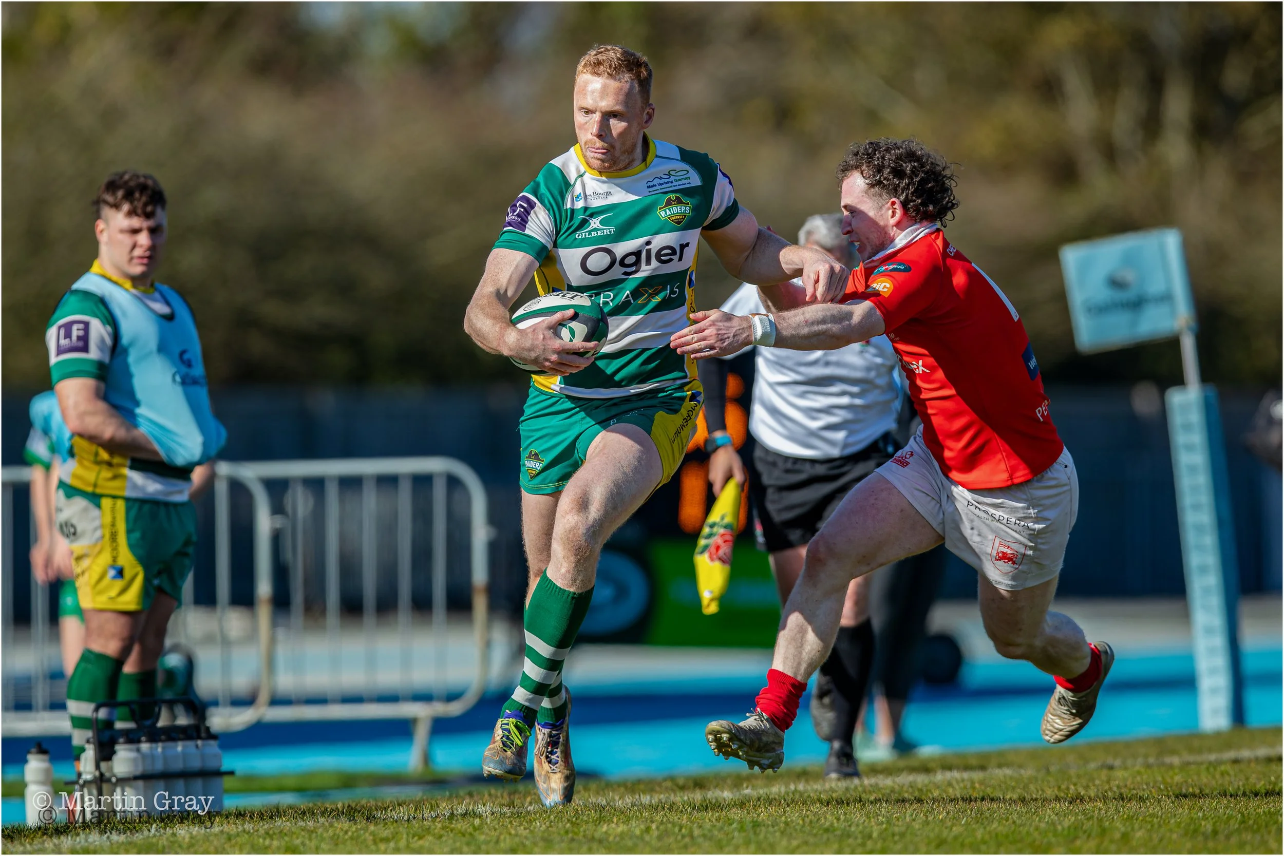 Anthony Armstrong powers down the touchline-8535.jpg