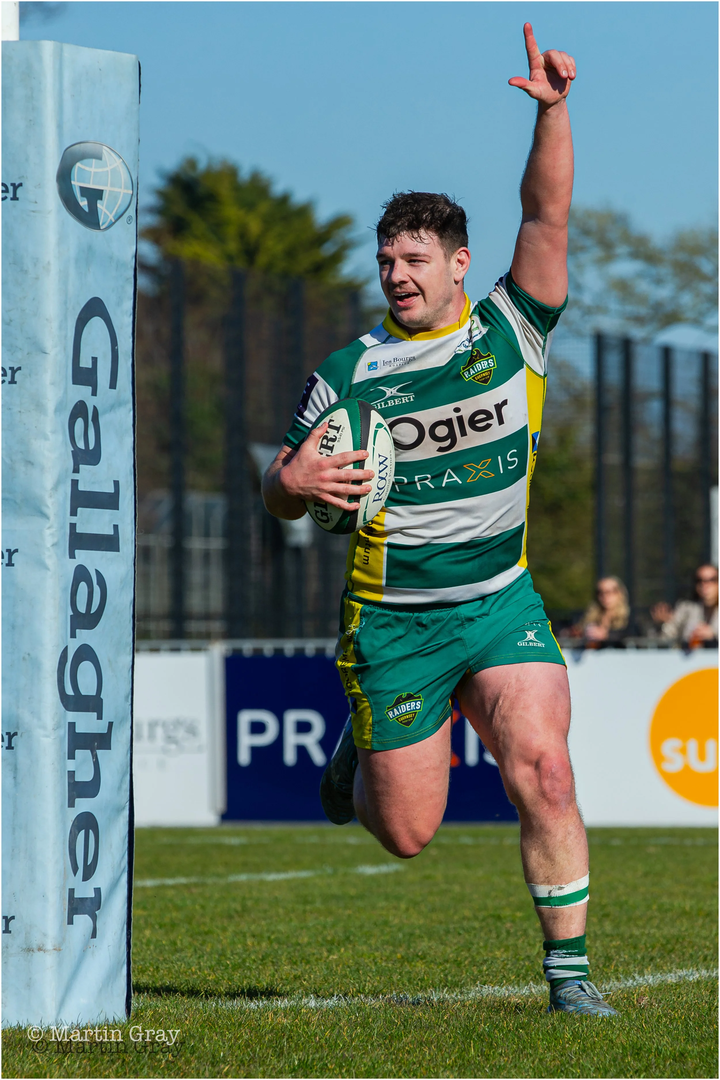 Ethan Smith arm in air Try-4129.jpg