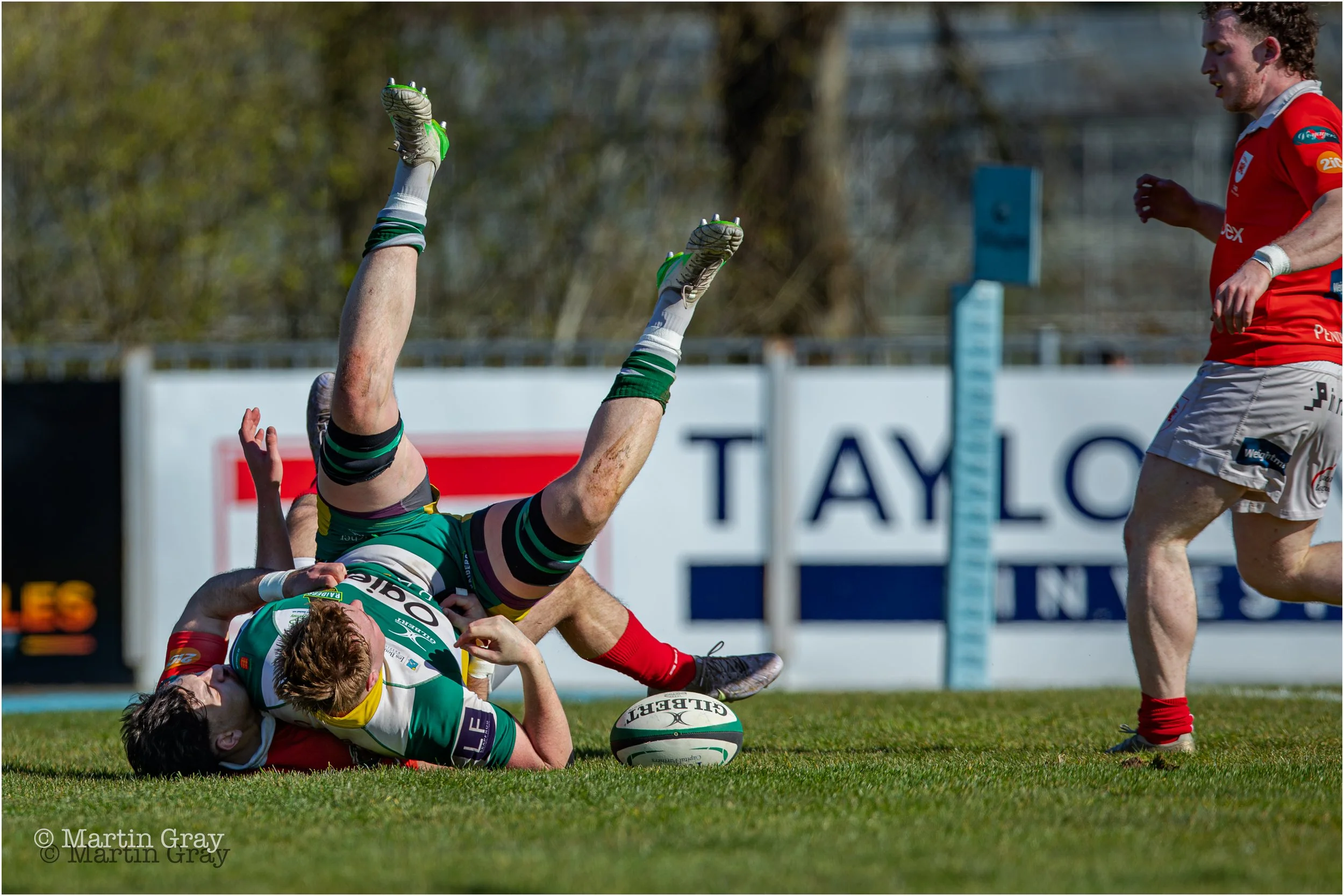 Hugo Culverhouse goes over, falling in style-8391.jpg