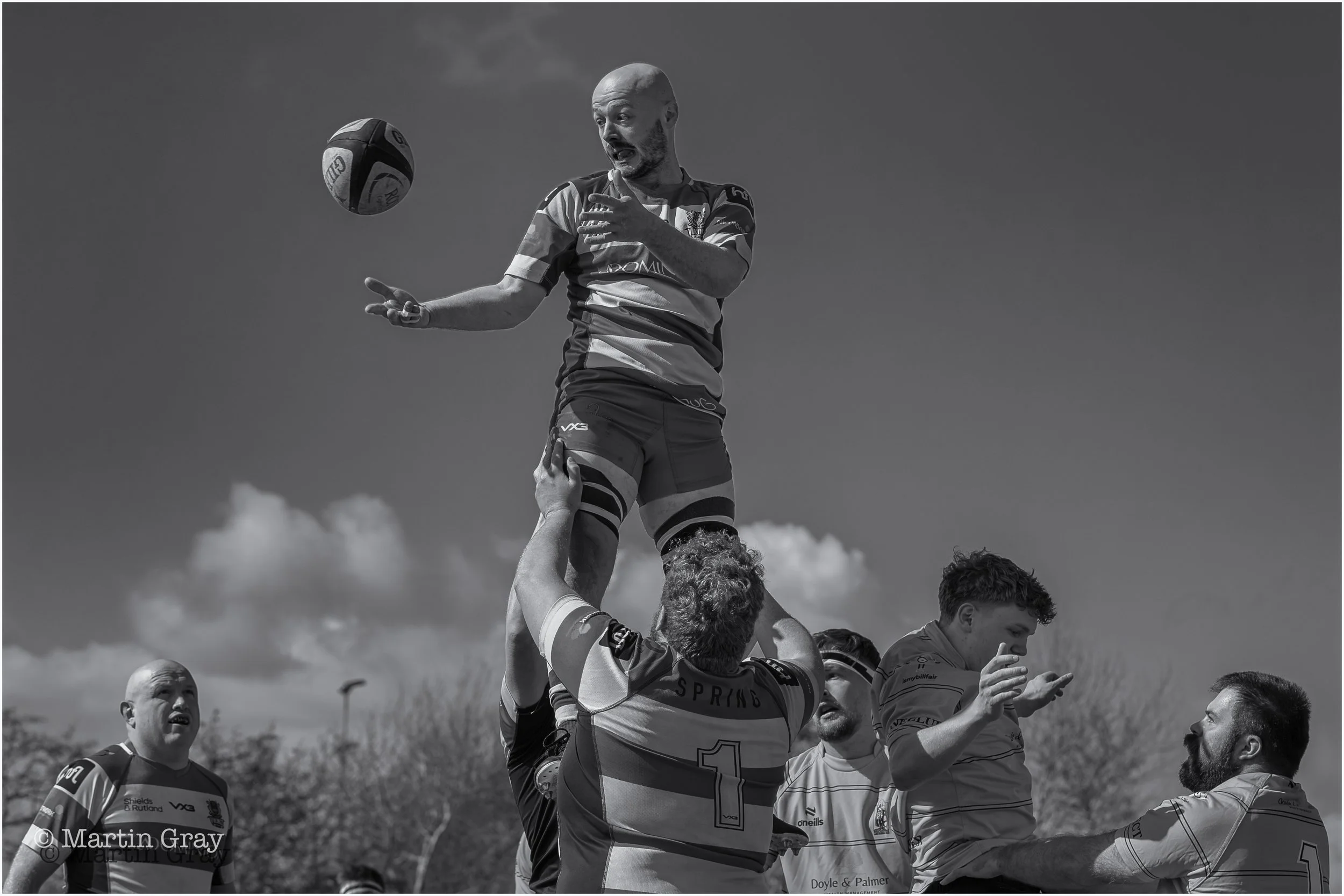 Cam Le Prevost winning lineout B+W-2.jpg
