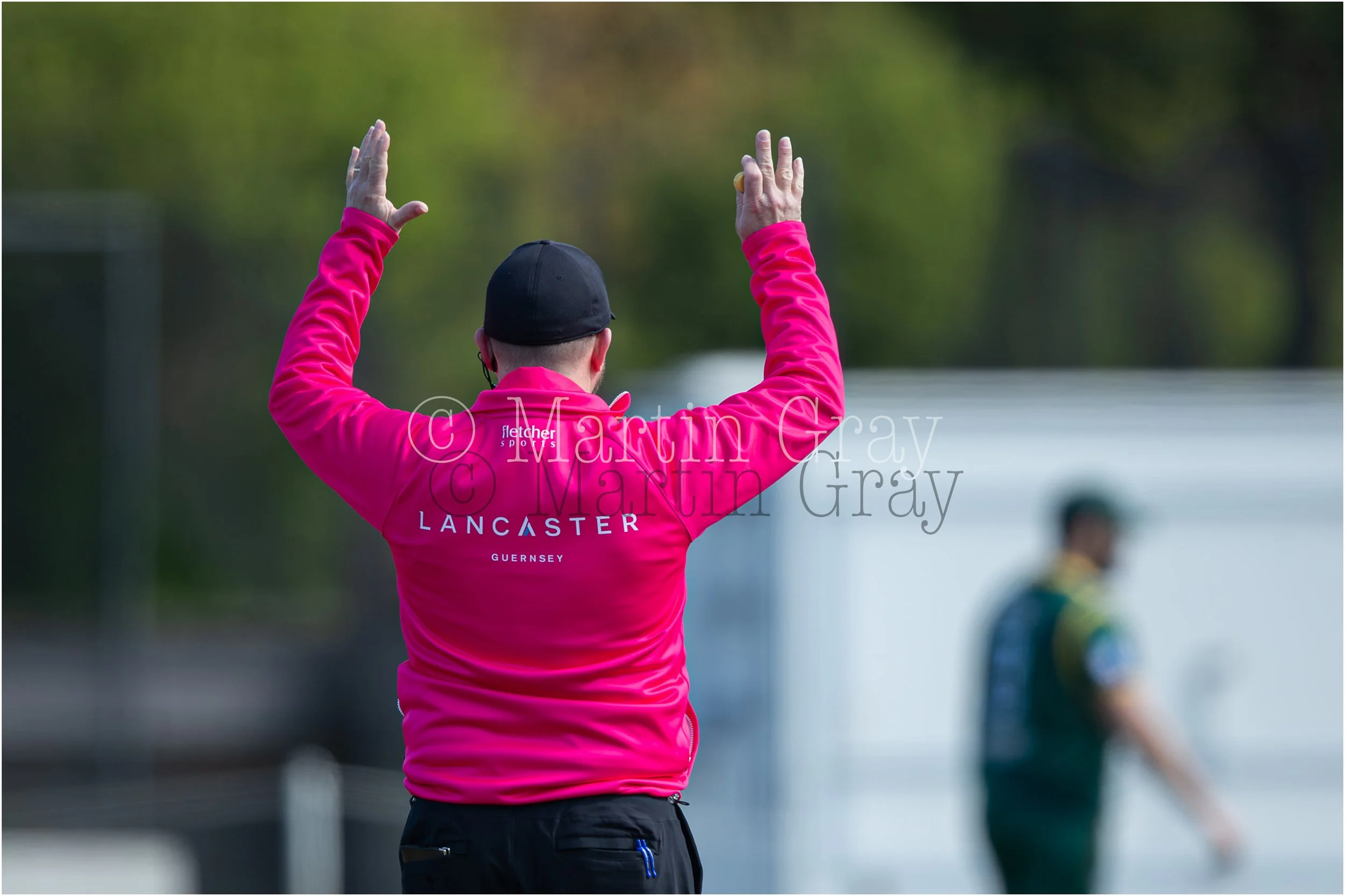 Umpire Richard Veillard-1148.jpg