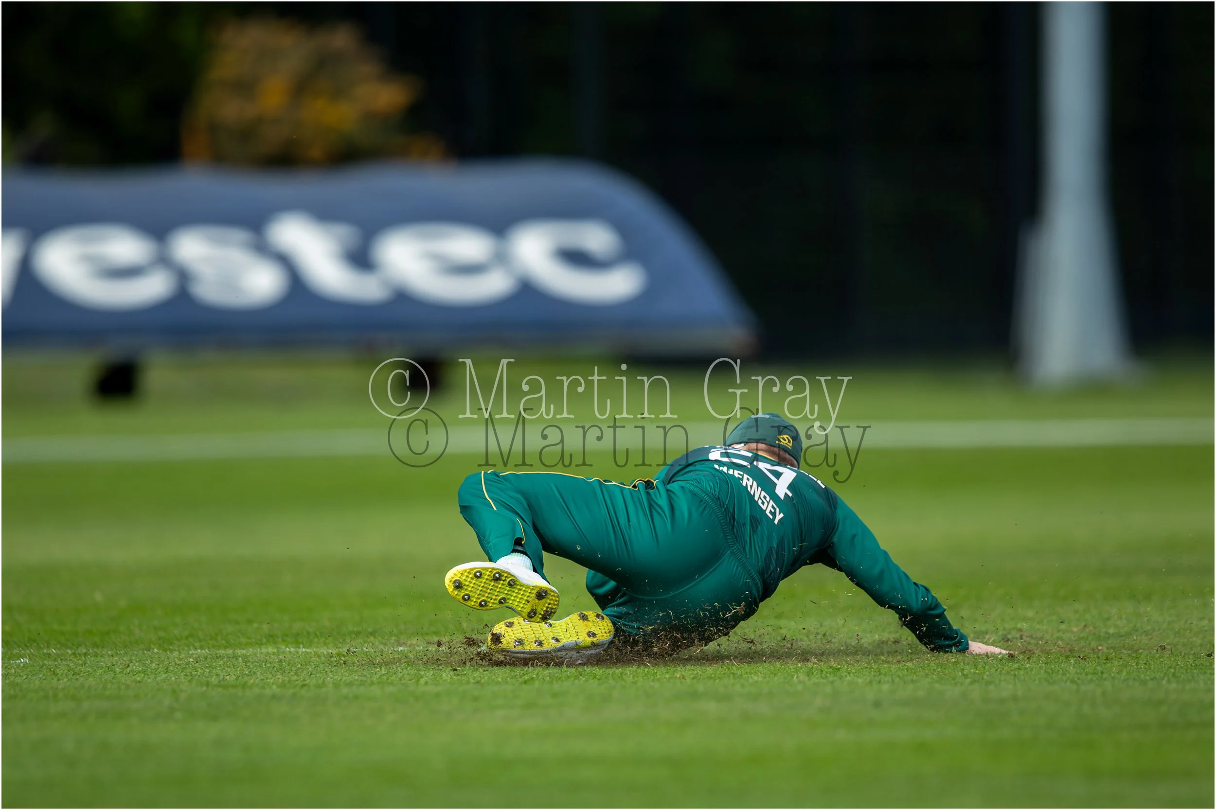 Ollie Nightingale fielding-3085.jpg