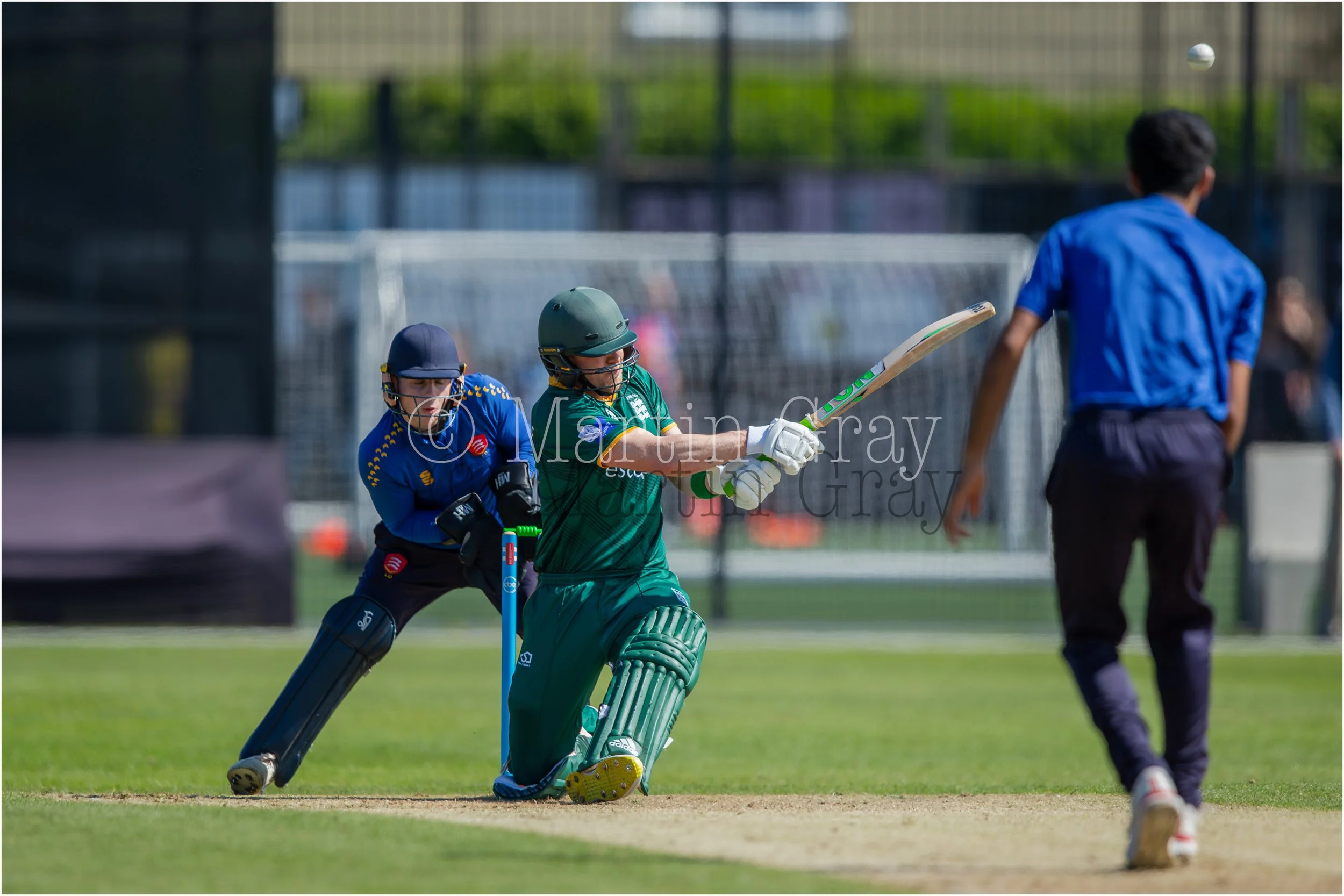 Tom Nightingale pulls to the legside boundary-4058.jpg