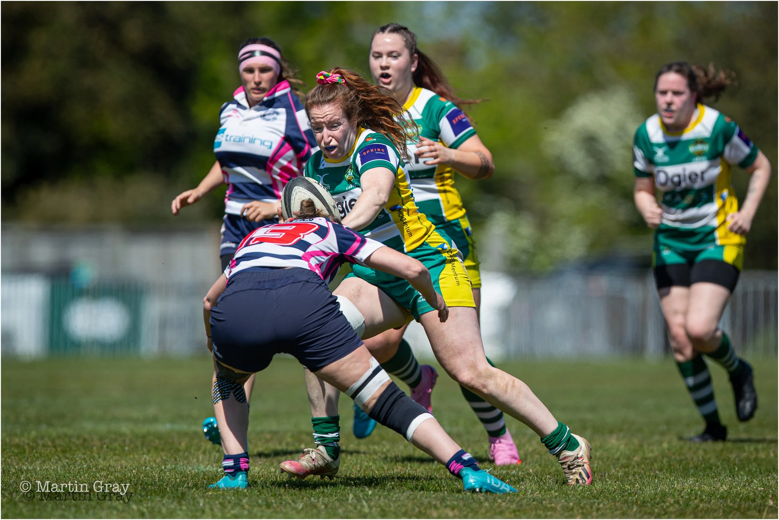 Daisy Travers hands off an opponent-6472.jpg