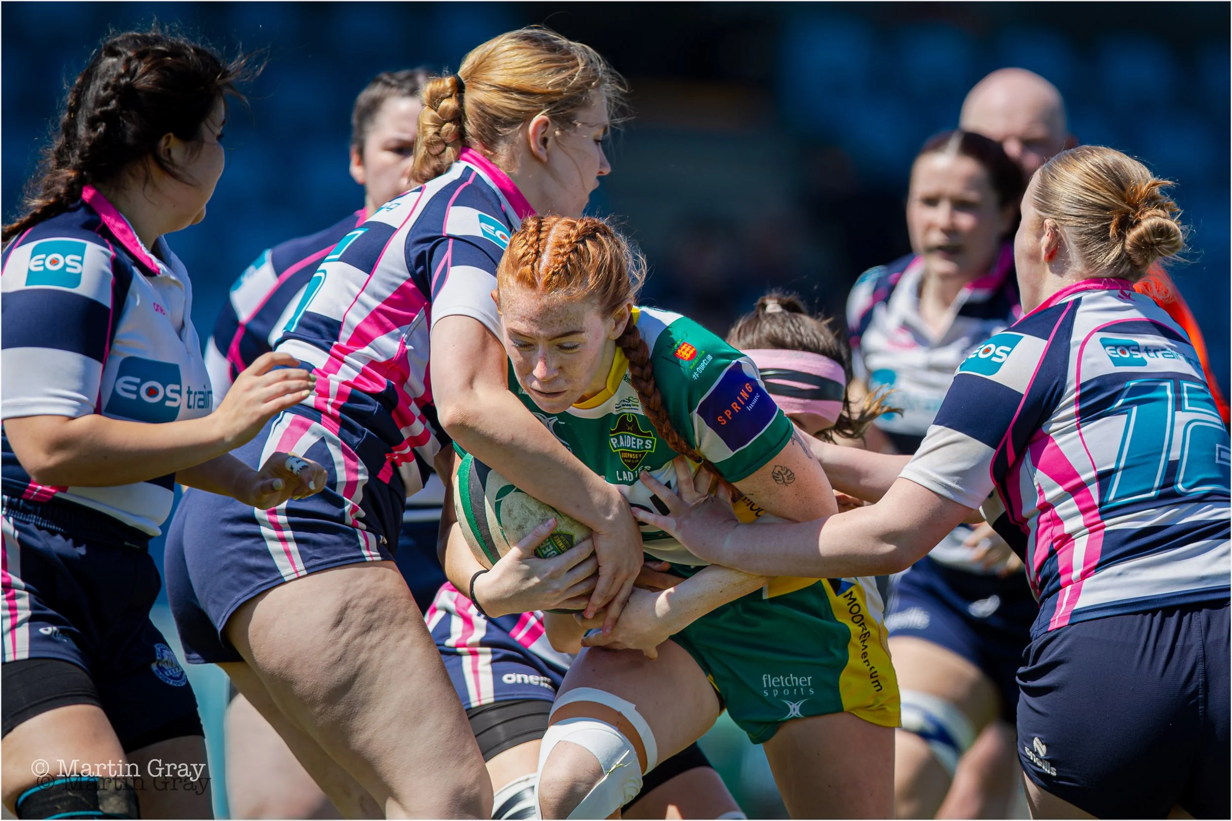 Molly Farrell powers into a East Grinstead  pack-6388.jpg