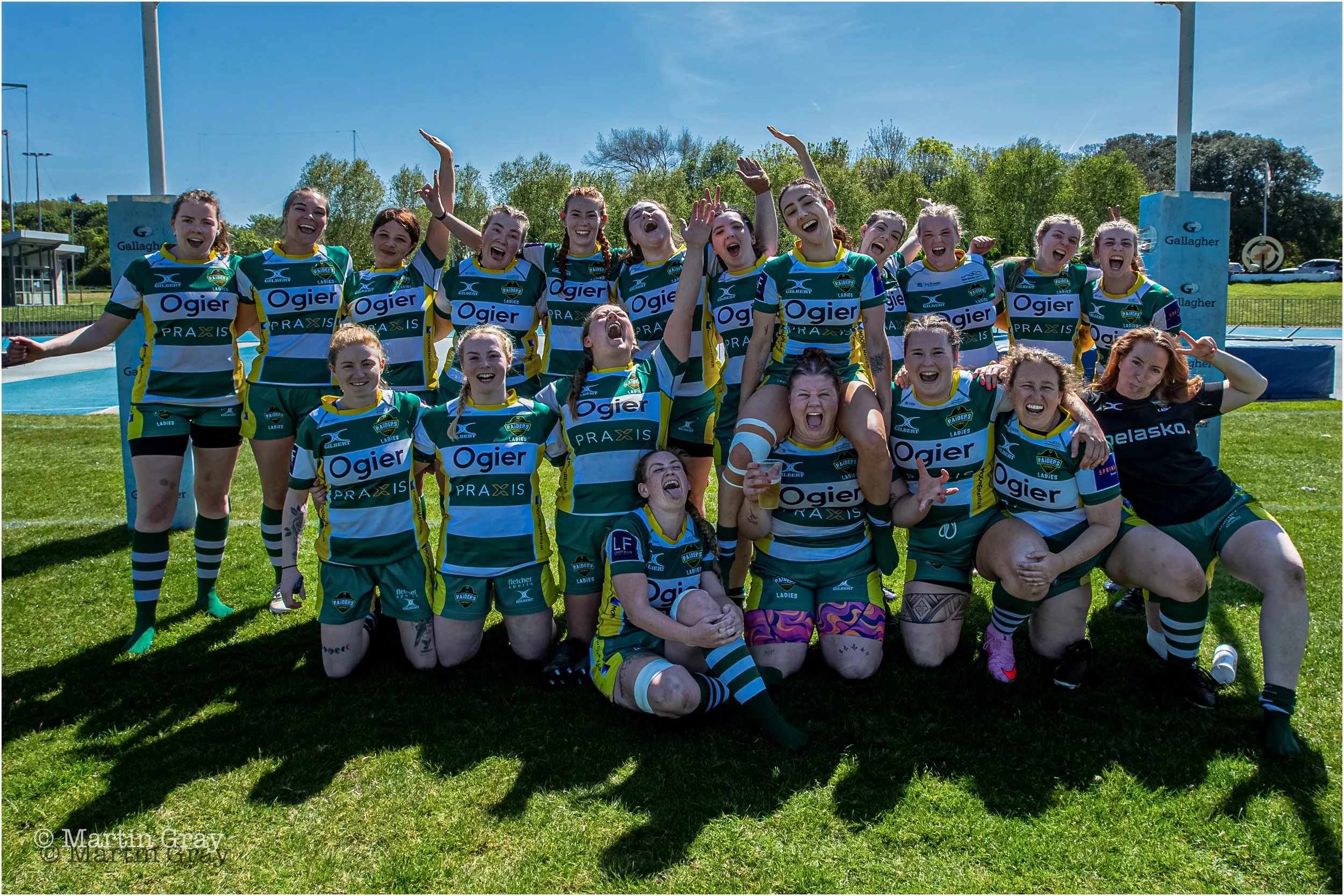 Raiders Ladies Team Shot-5263.jpg