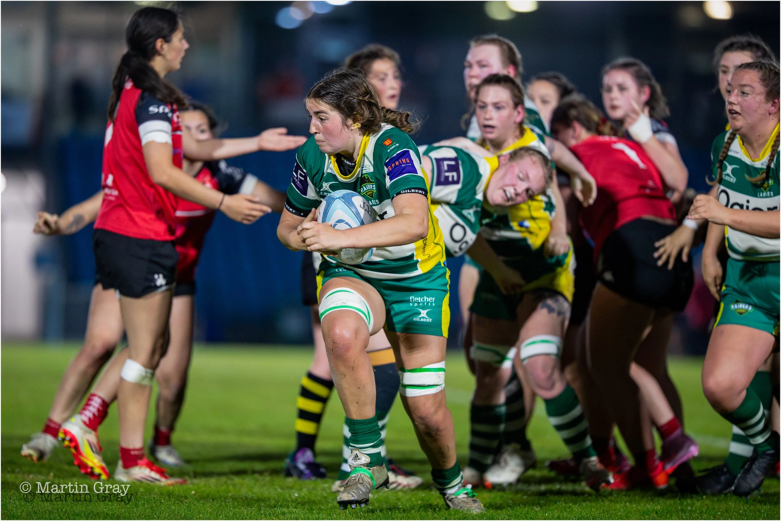 Yvie Coyde peels off a ruck on the halfway-9013.jpg