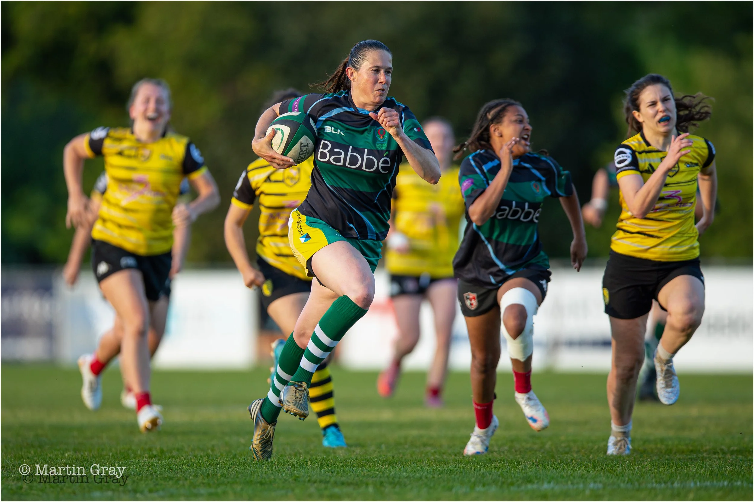 Carly Parrott breaks for a second half Try-8211.jpg