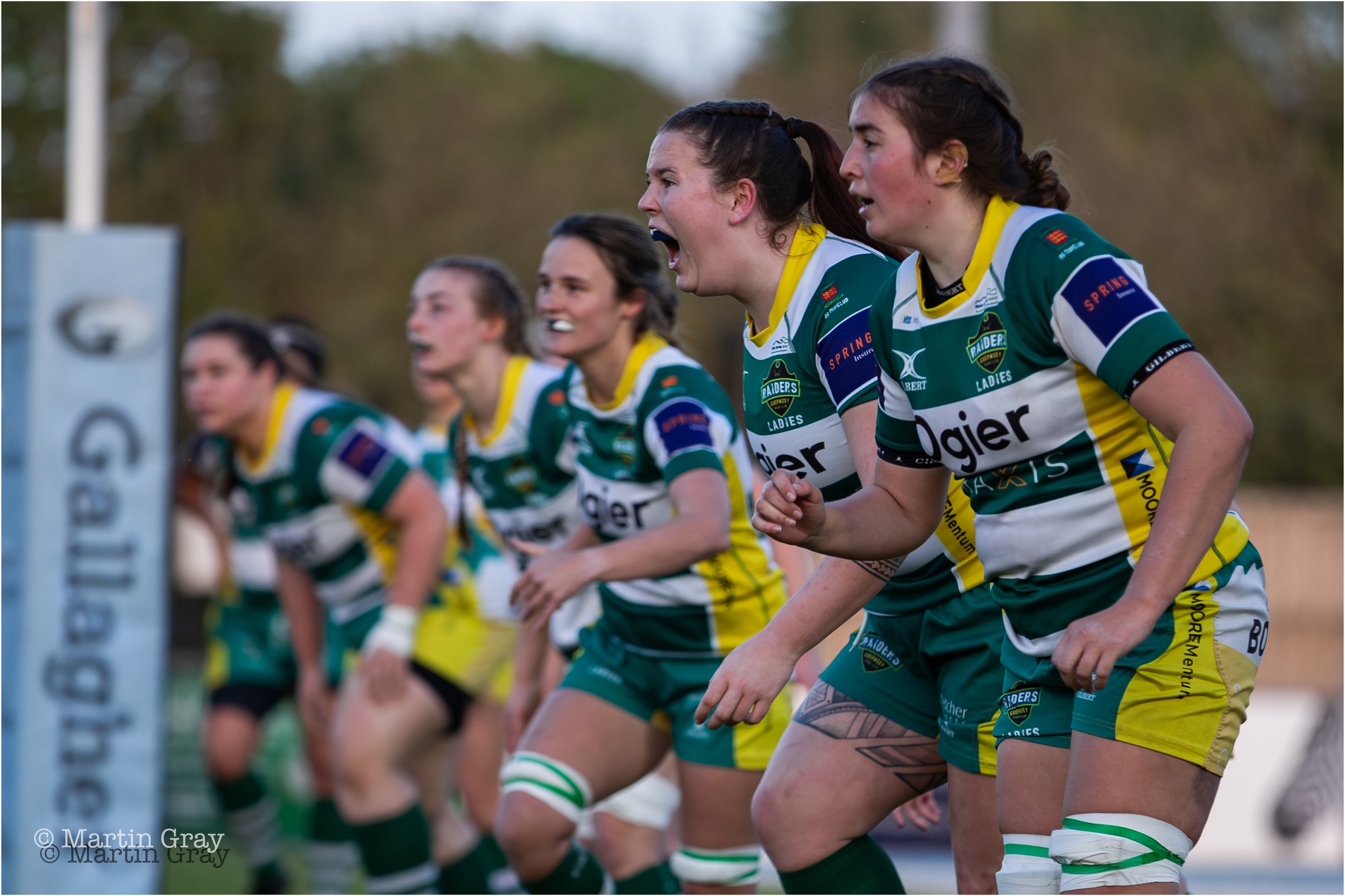Raiders charge in defence-5589.jpg