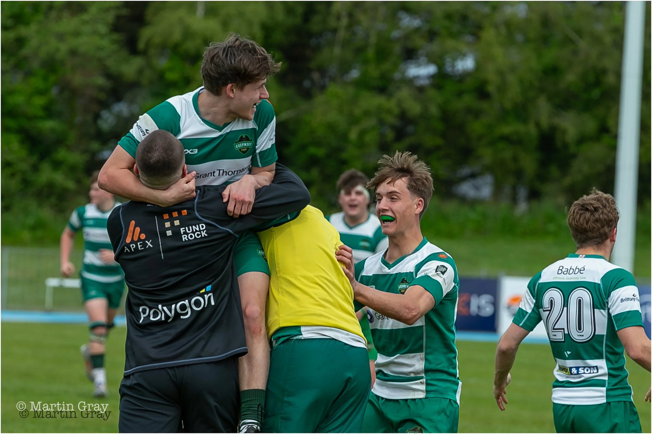 Colts celebrate a Siam win-6224.jpg