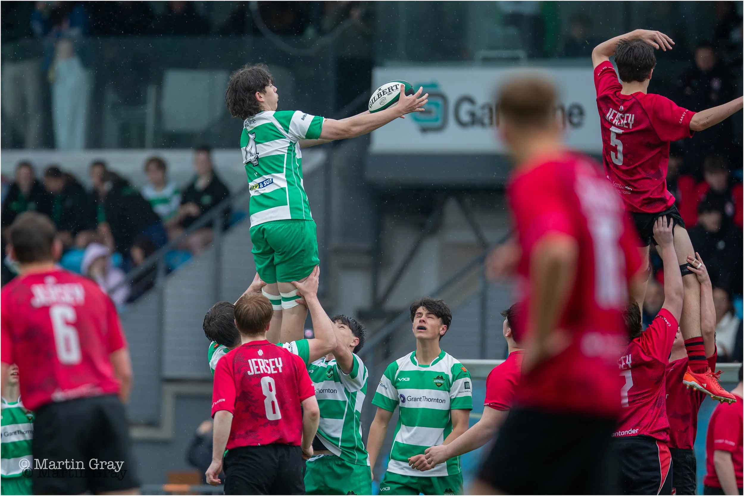 Joe Lee winning lineout-9393.jpg