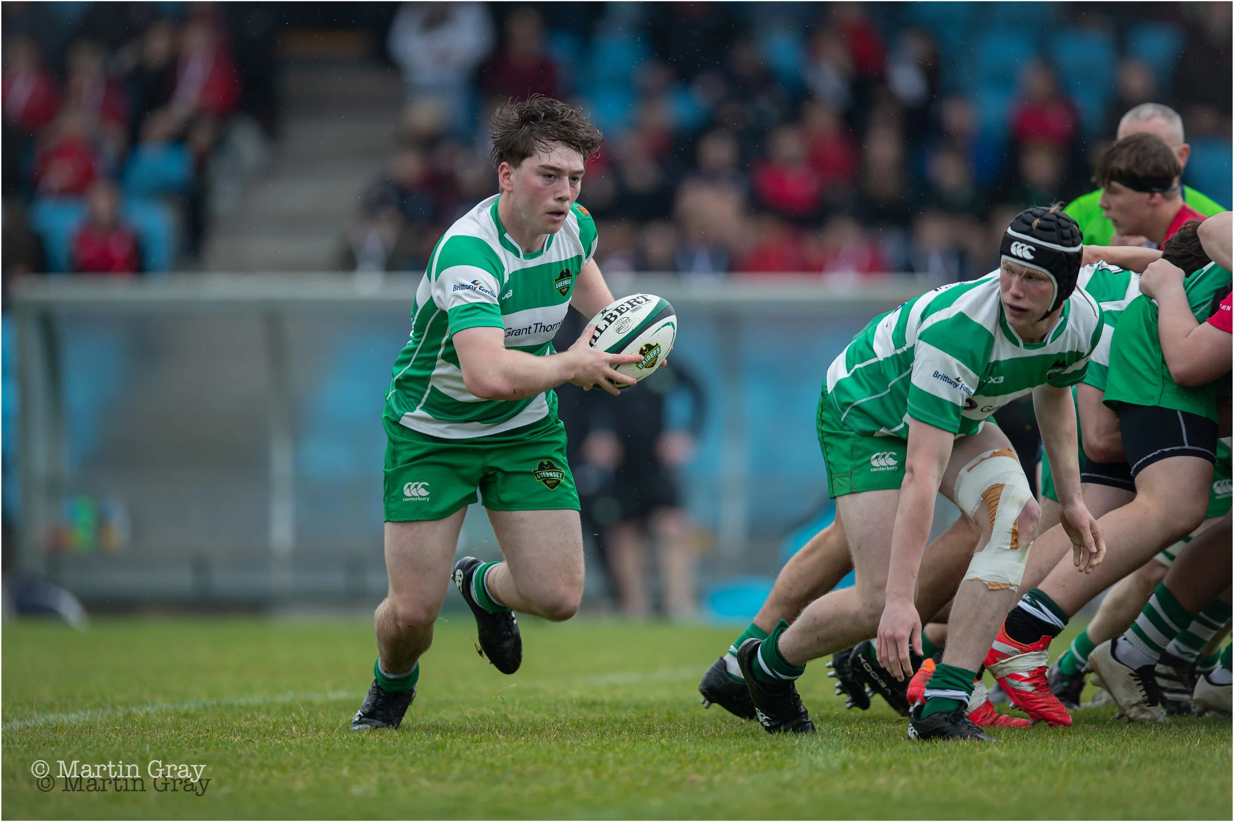 Joe Prince peels off a scrum-9198.jpg