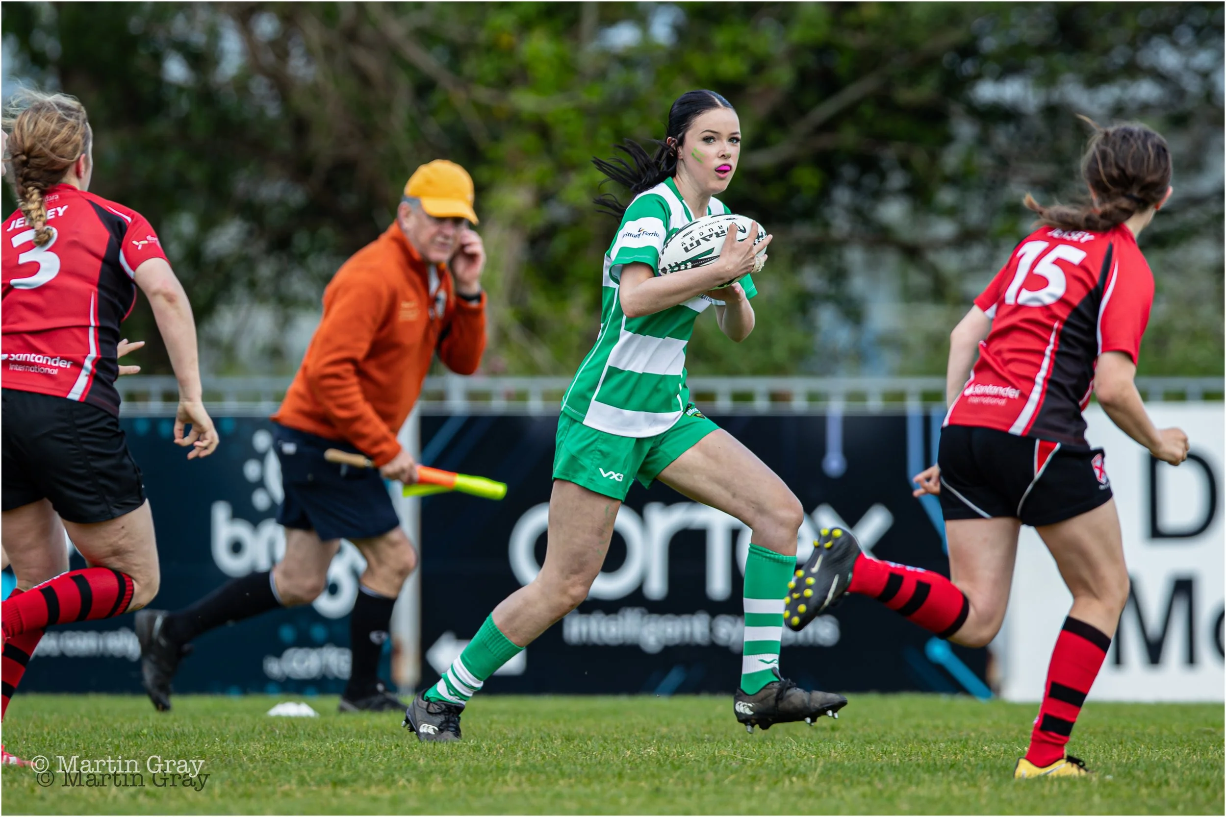 Lucia Vizia  breaks for a Try-1741.jpg