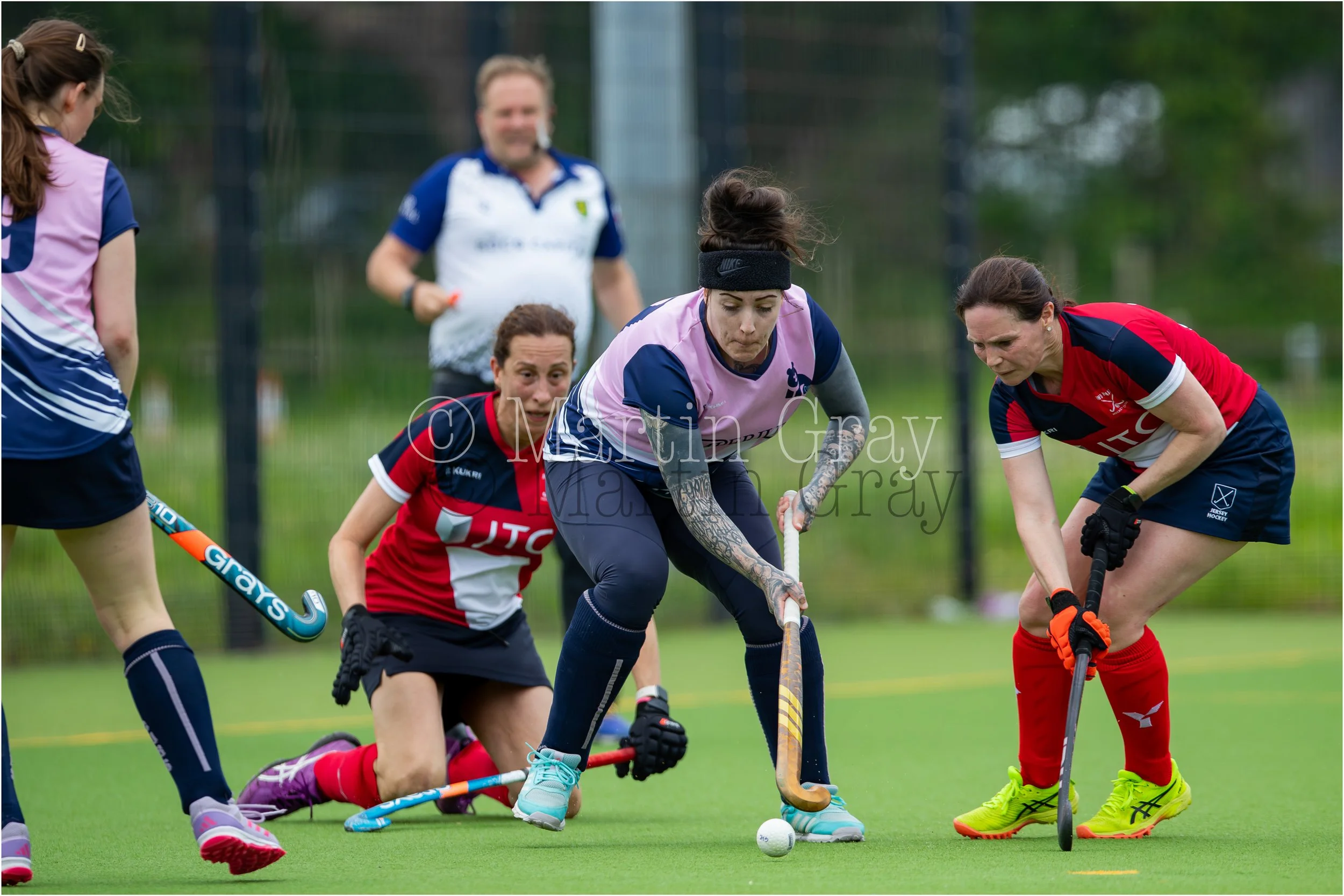 Nicole Hewlett-Domaille causing problems for the Nomads defence-3278.jpg