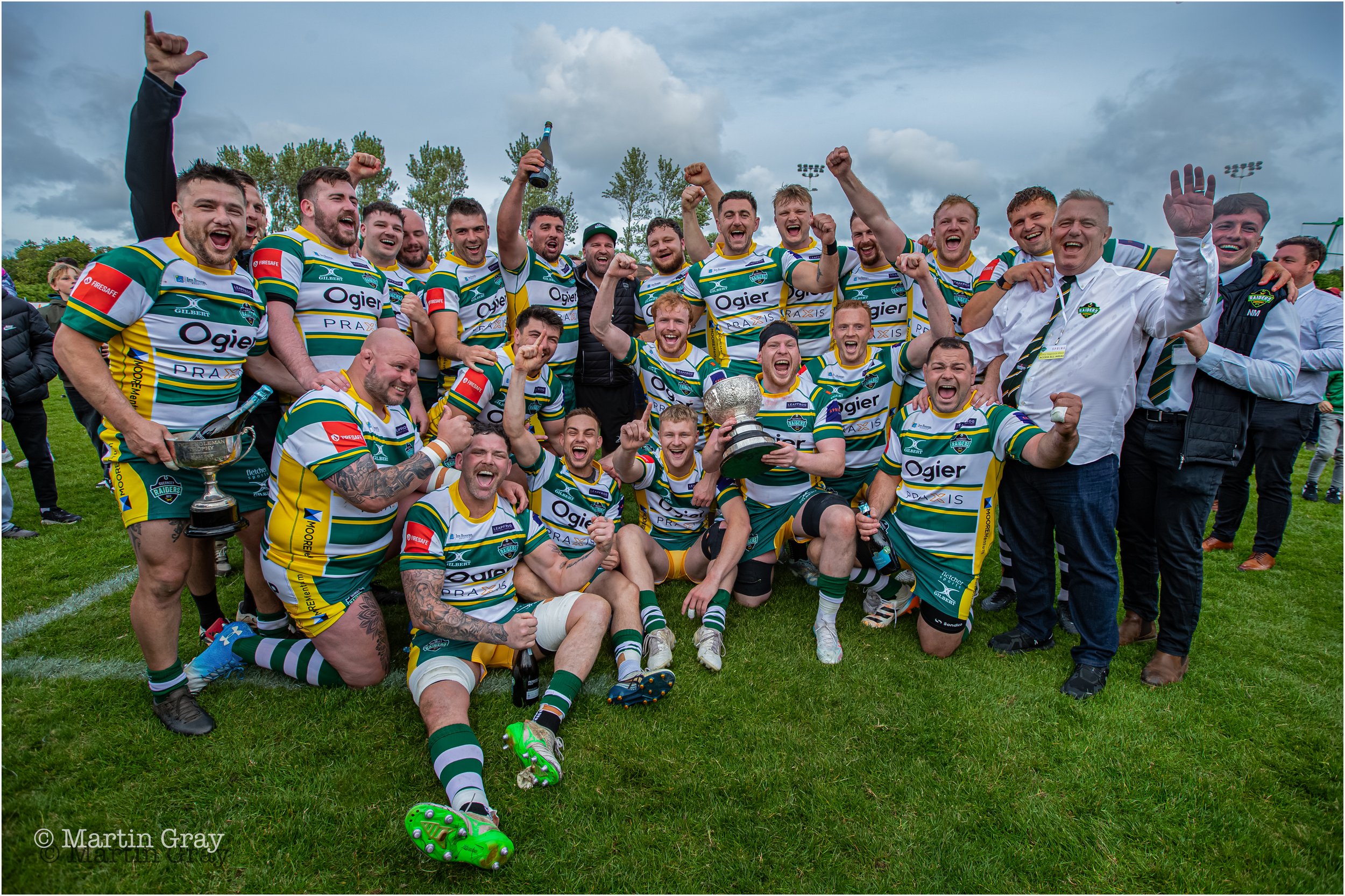 Raiders with Siam Cup-6961.jpg