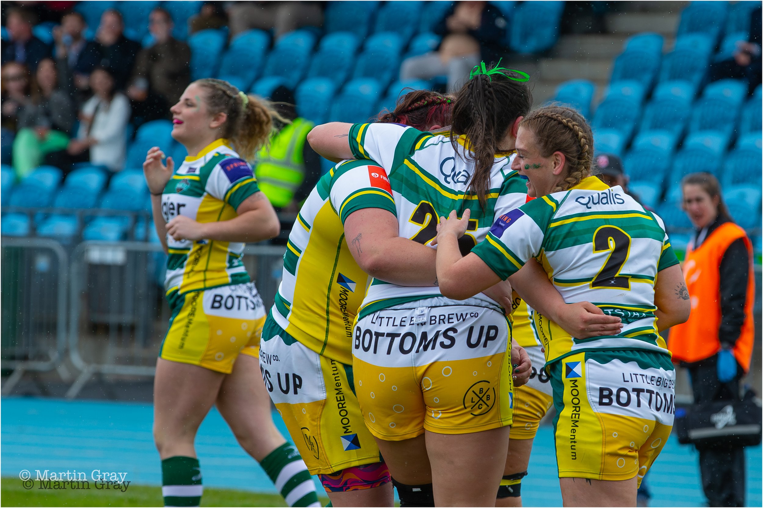 Raiders Ladies celebrate Marni's try-7040.jpg