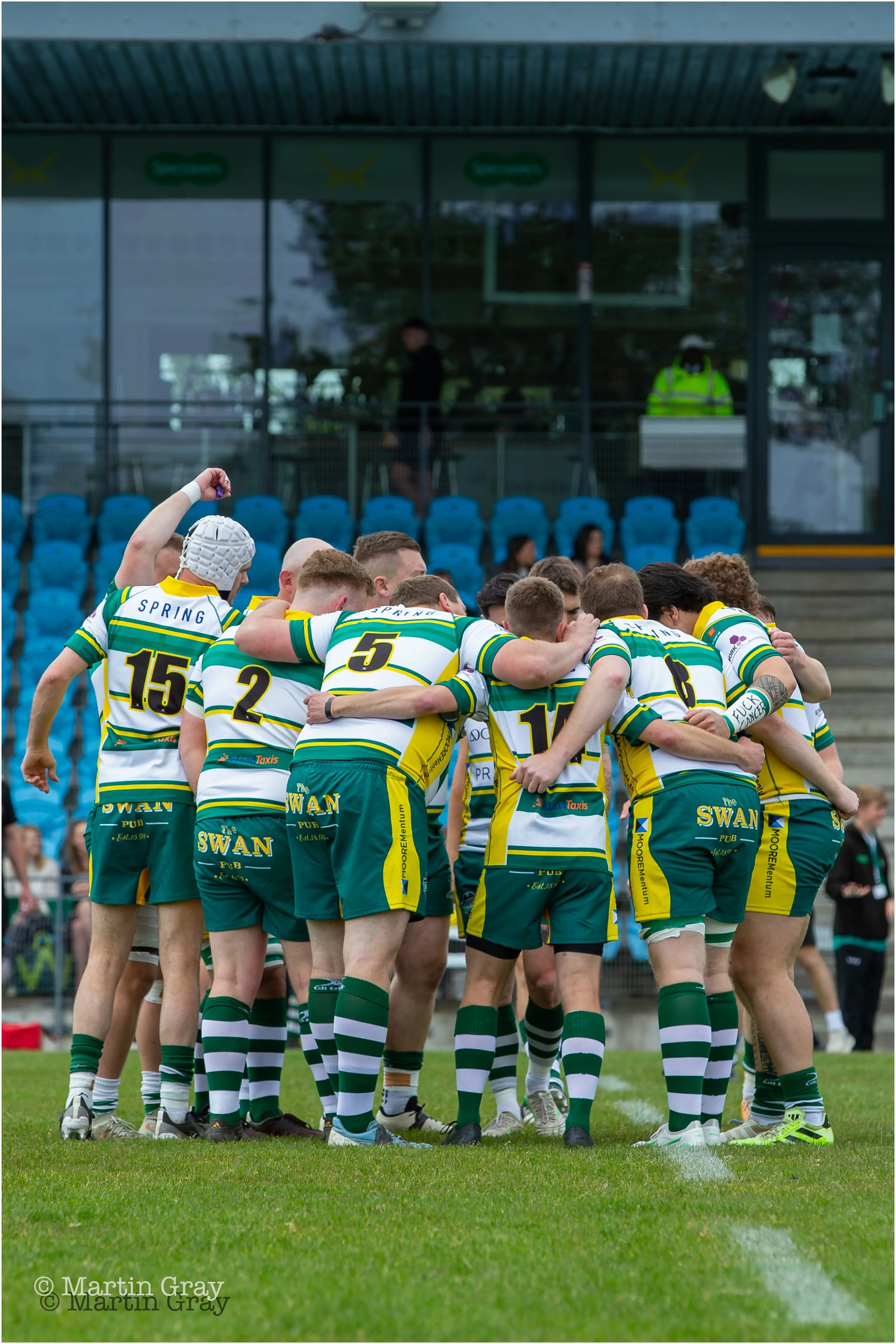Guernsey 2 team huddle-6642.jpg