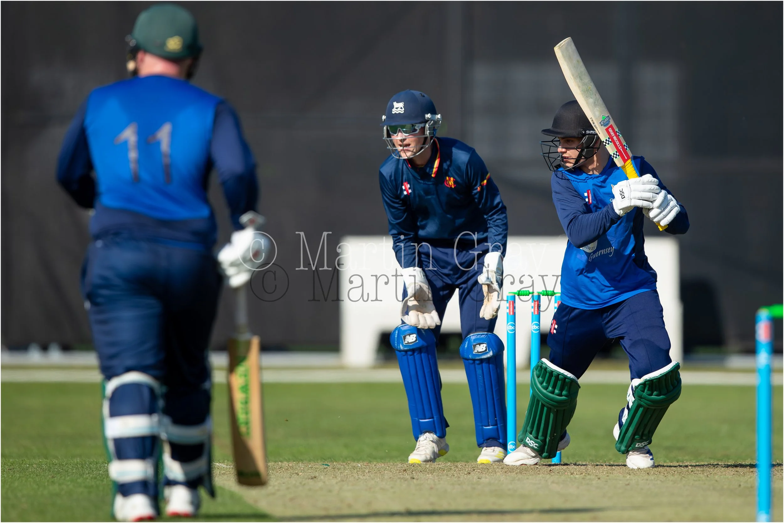 Charlie Simmonds cuts square on the offside-8330.jpg
