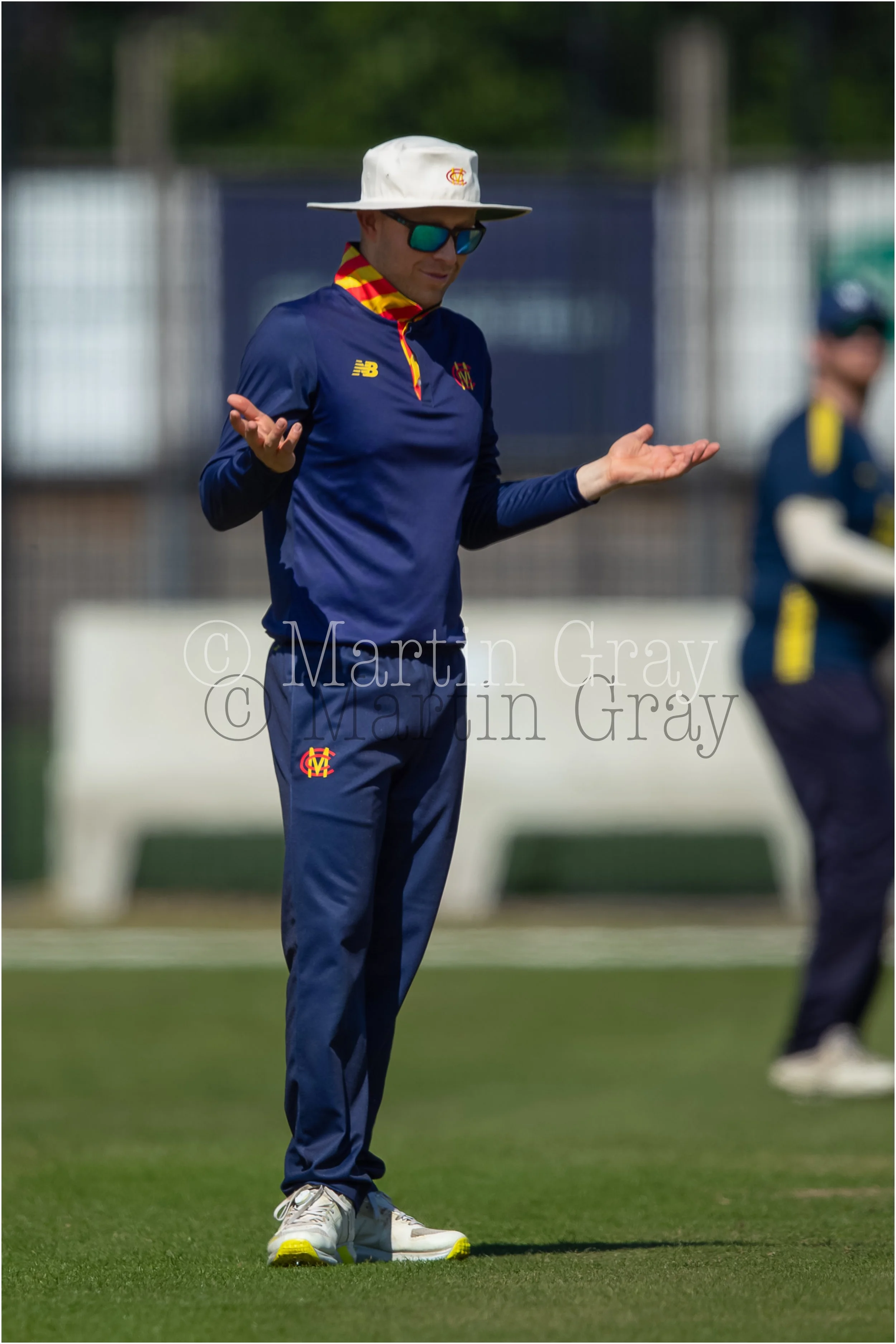 Ollie Nightingale hands out-8034.jpg