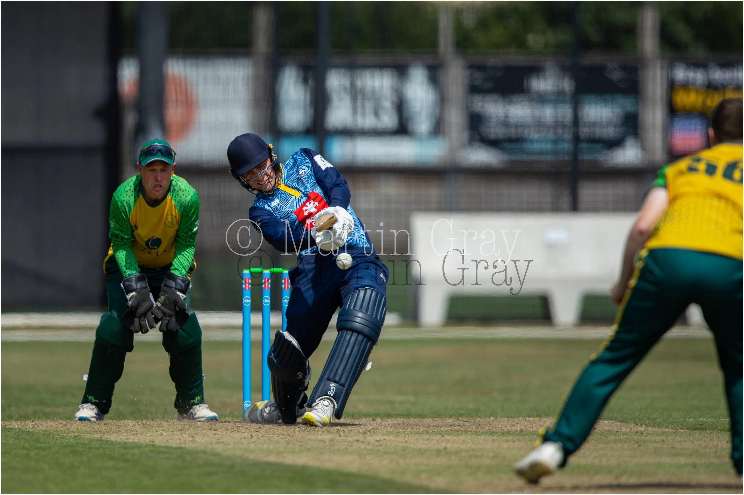Ollie Nightingale pulls a ball legside-9024.jpg