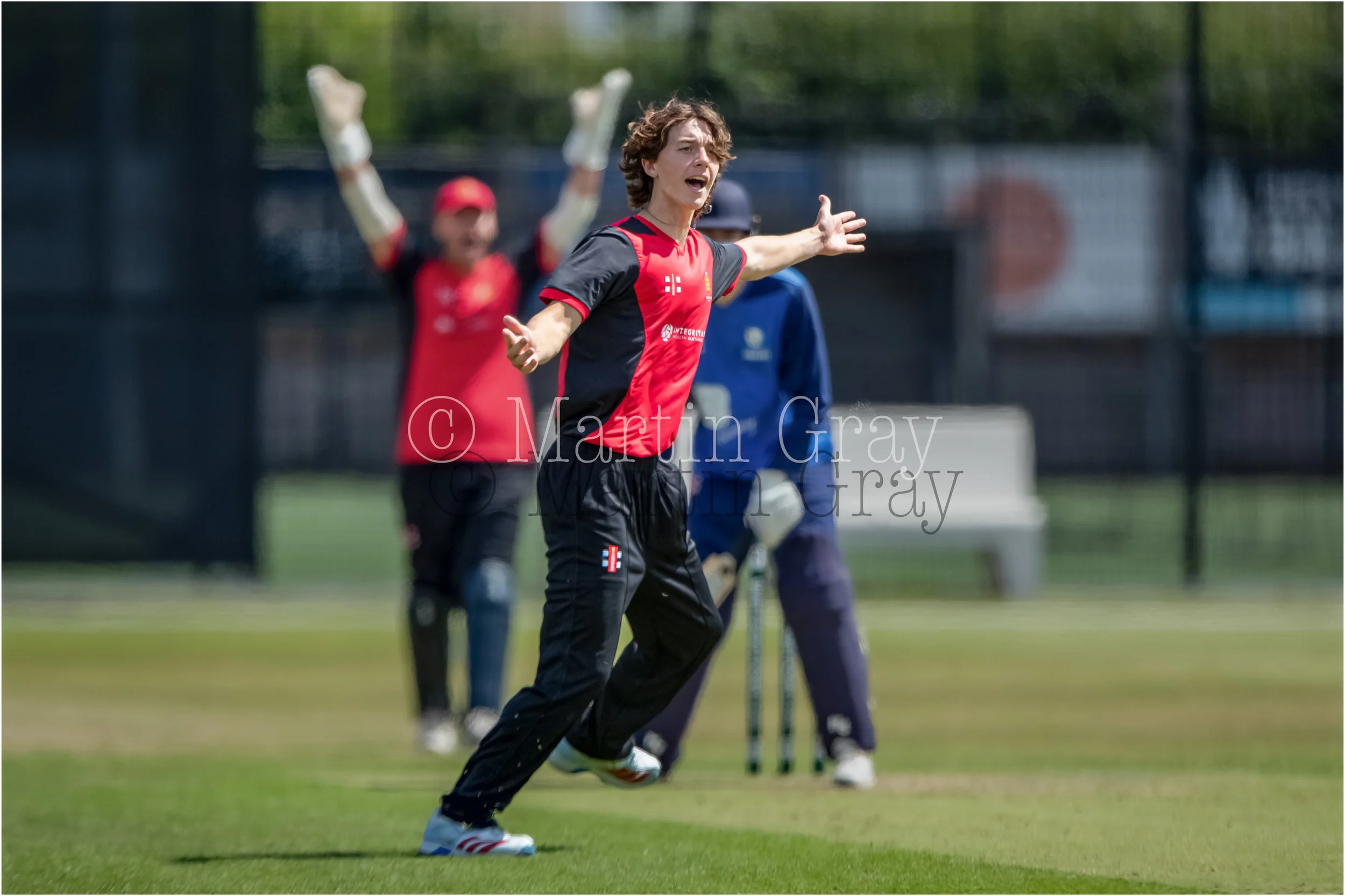 Theo Pullman appeals to dismiss Ben Johnson in the morning T20-1491.jpg