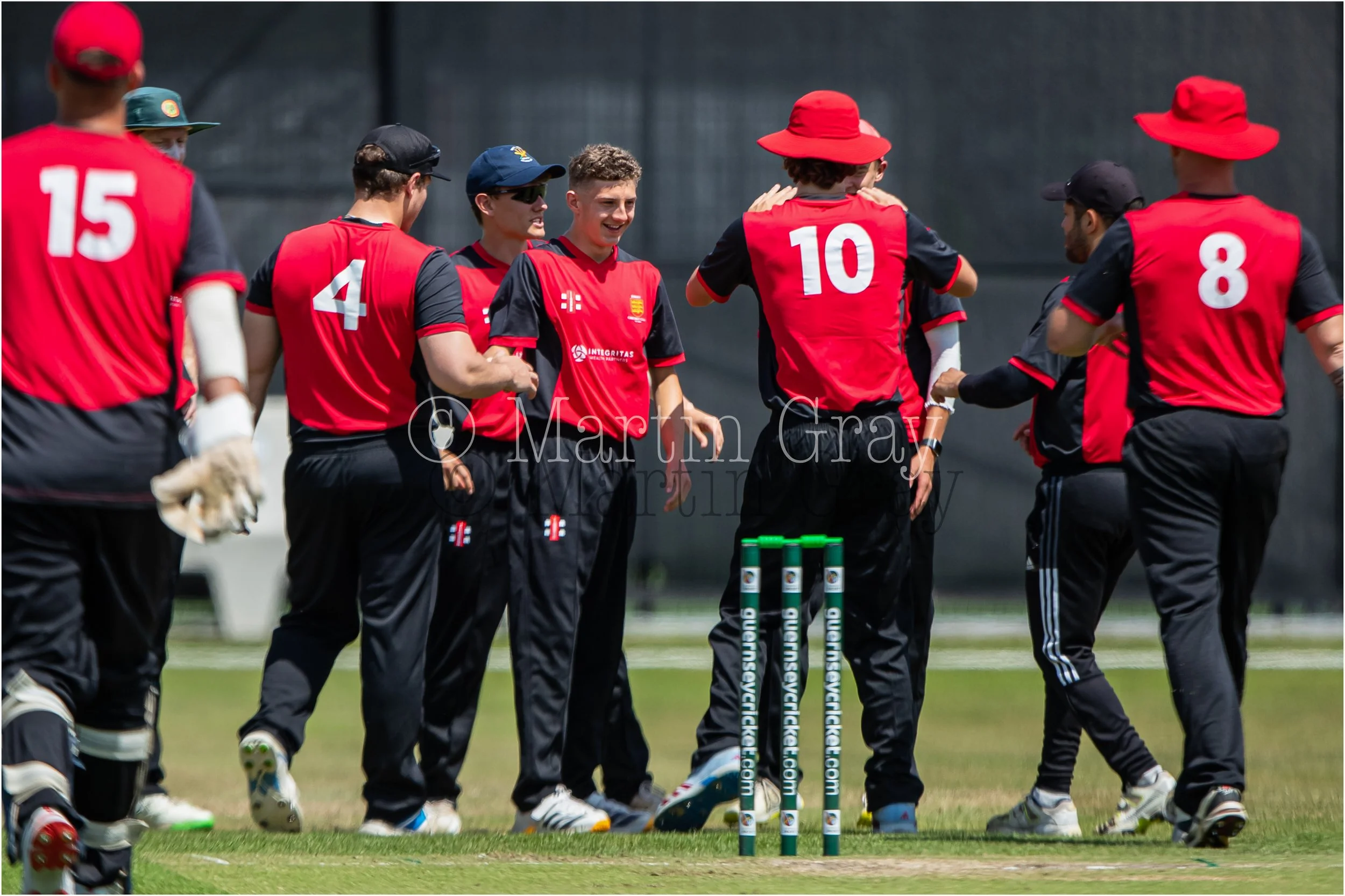 Jersey celebrate the wicket of Le Tissier-1847.jpg
