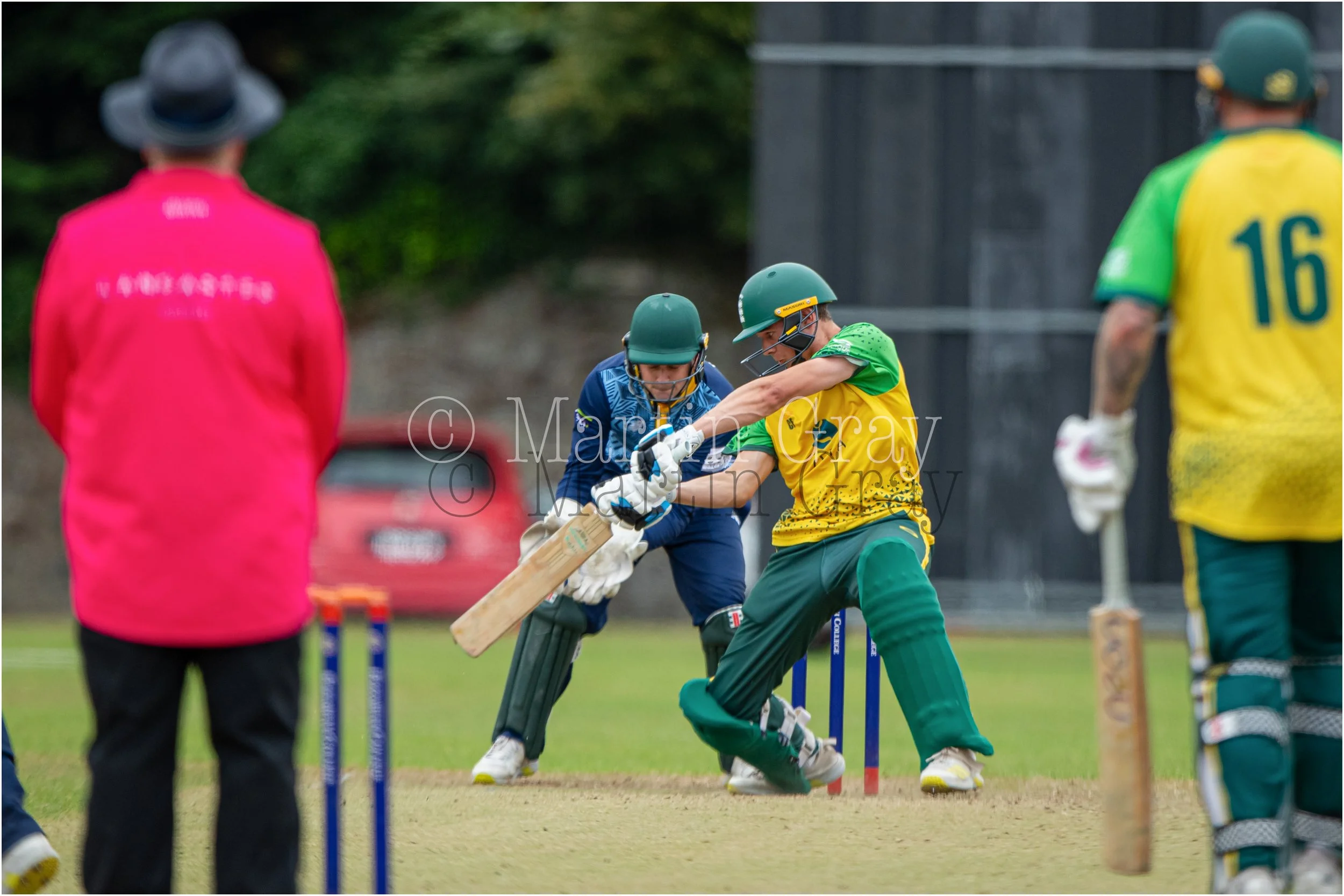 Charlie Forshaw cuts behind square-5768.jpg