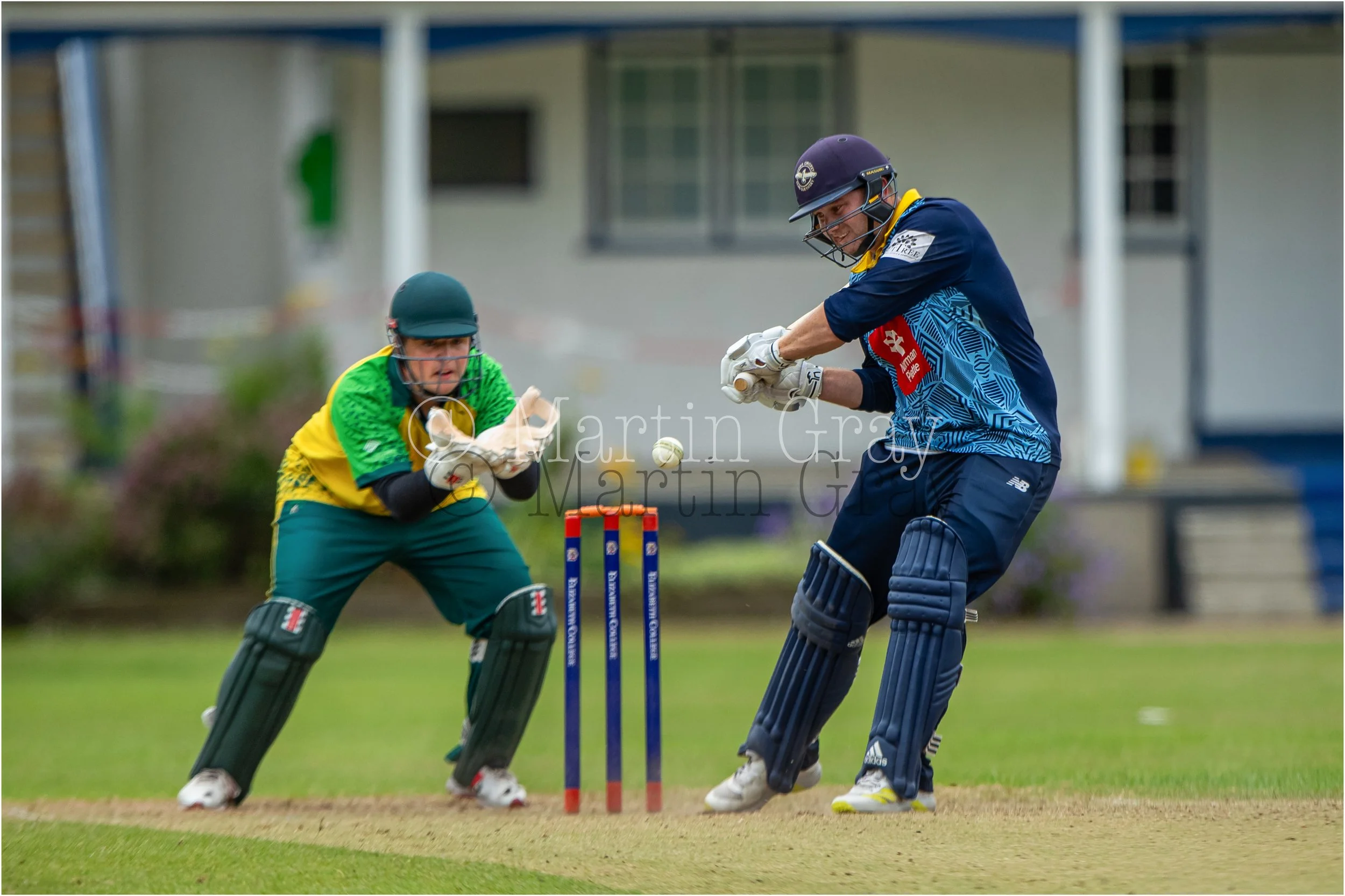 Josh Butler makes room to cut square-6194.jpg