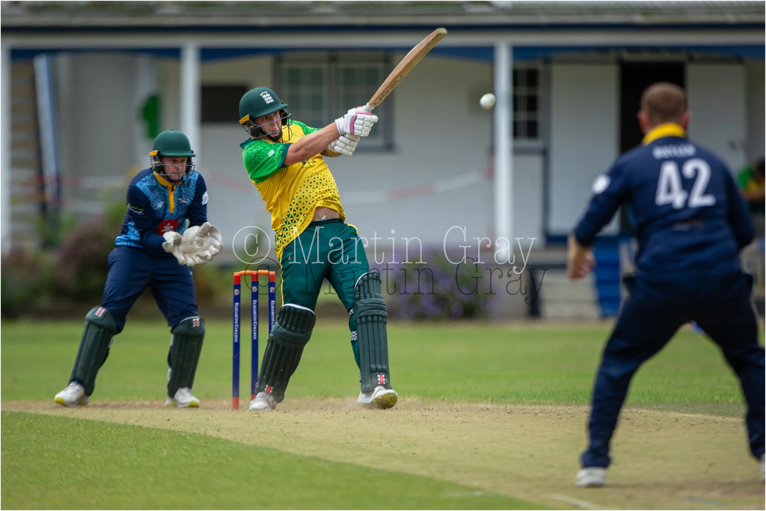 Luke Le Tissier launches a boundary legside-5729.jpg