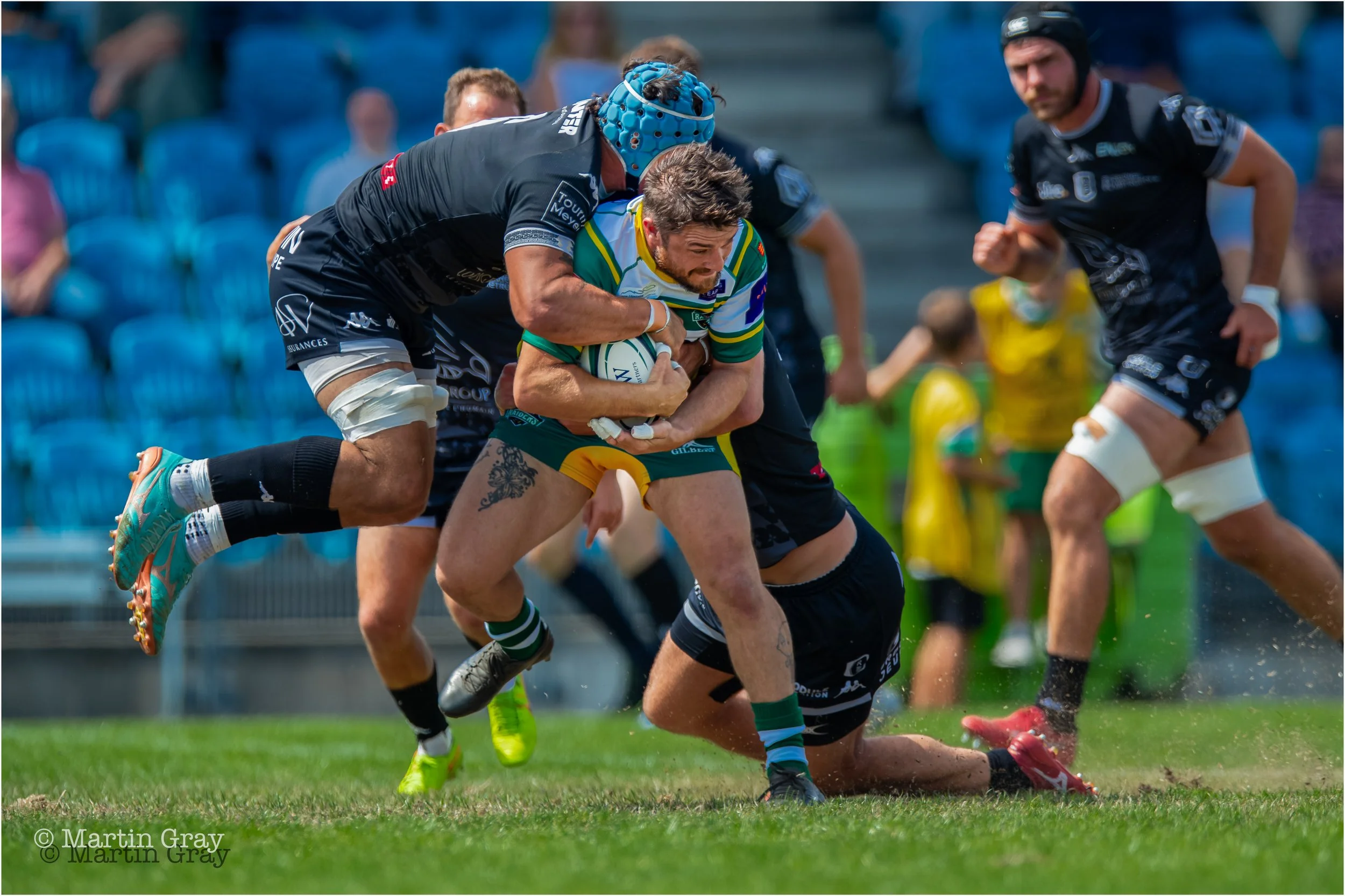 Dale rutledge is tackled-4936.jpg