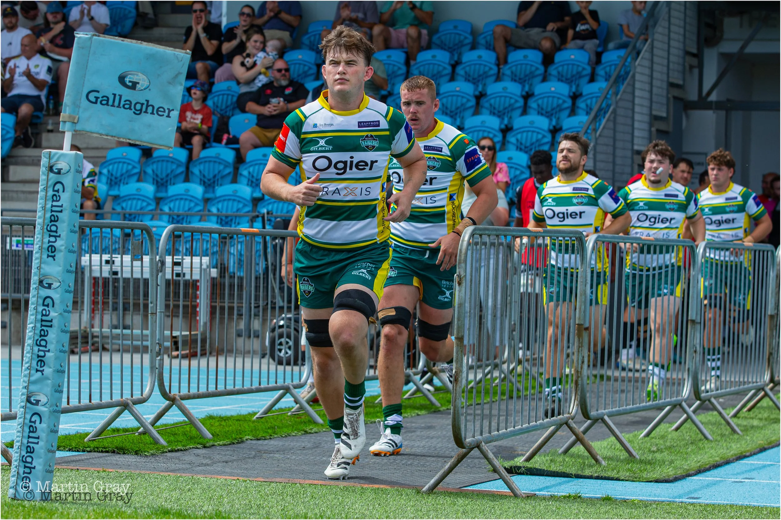 Iwan Shenton takes the field-0003.jpg
