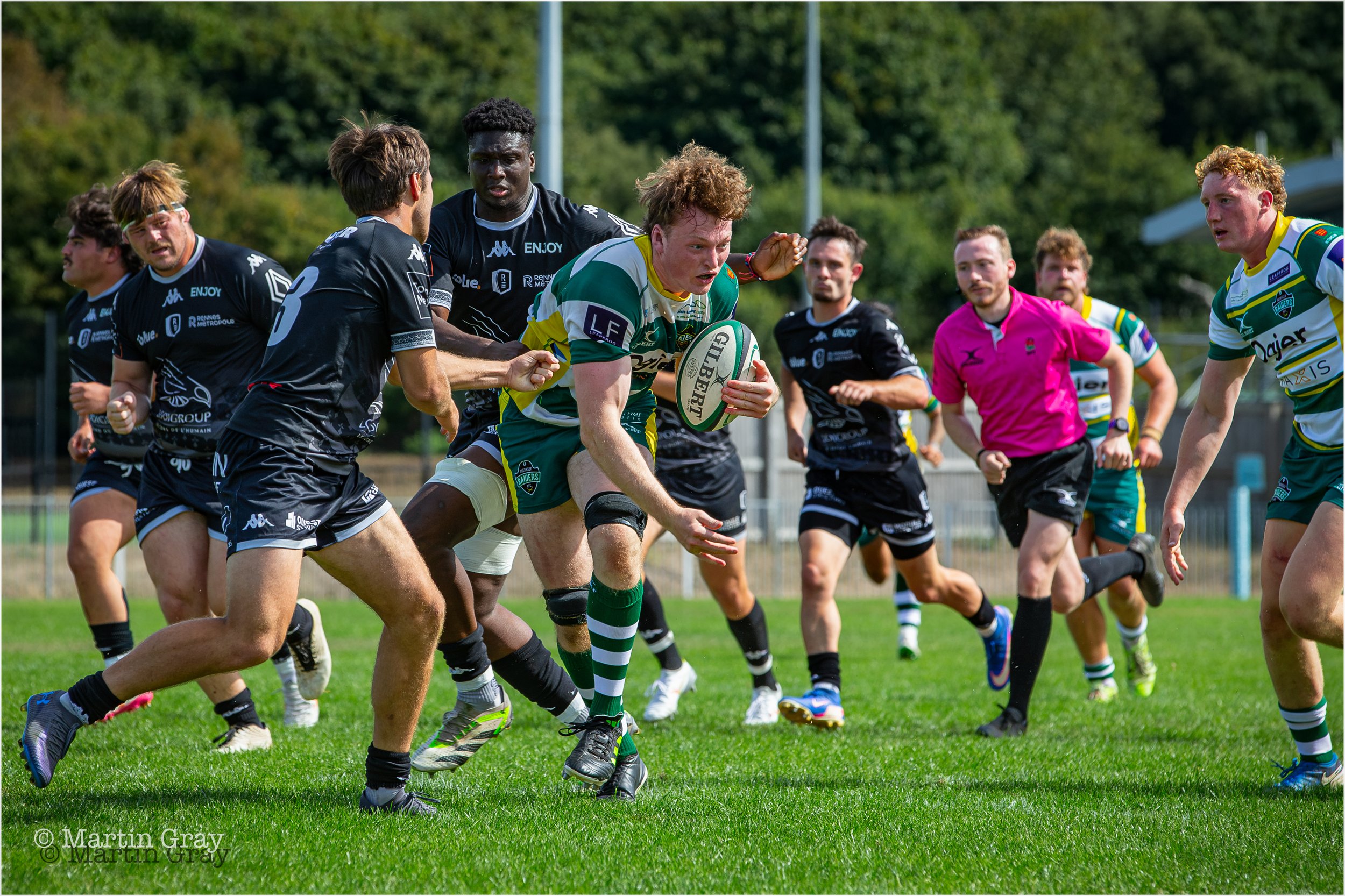 Jack Webber breaks inside the Rennes 22-0339.jpg