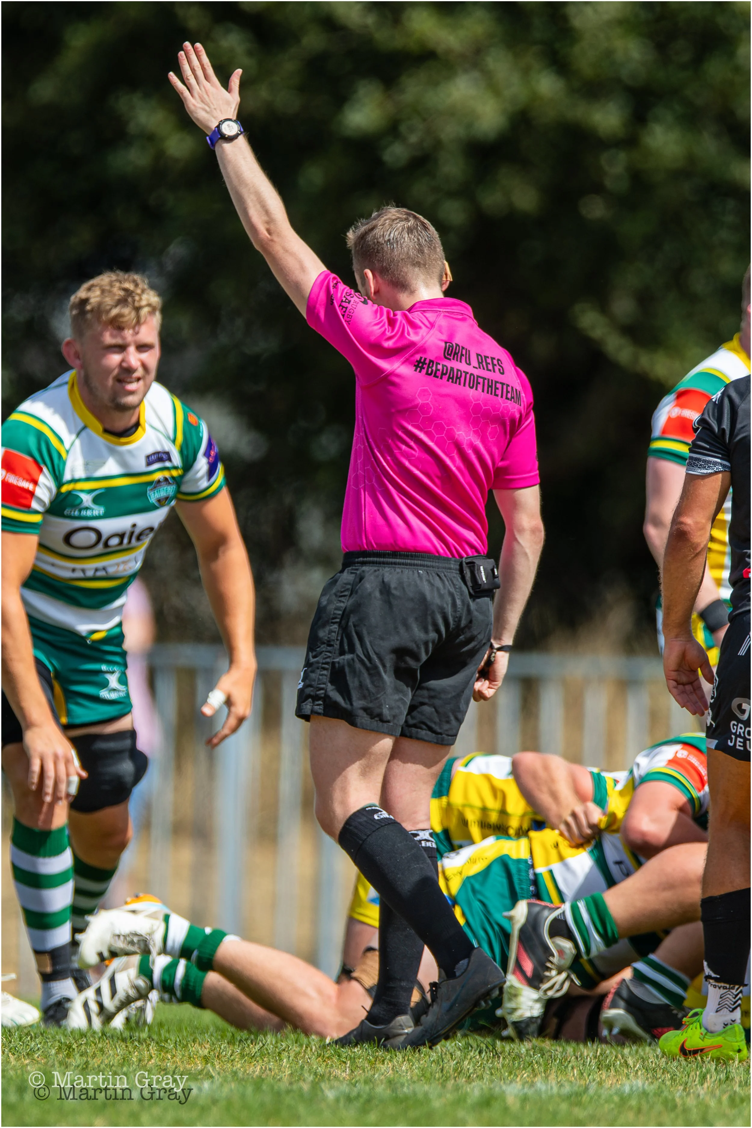 Referee Harry Parsons-4971.jpg
