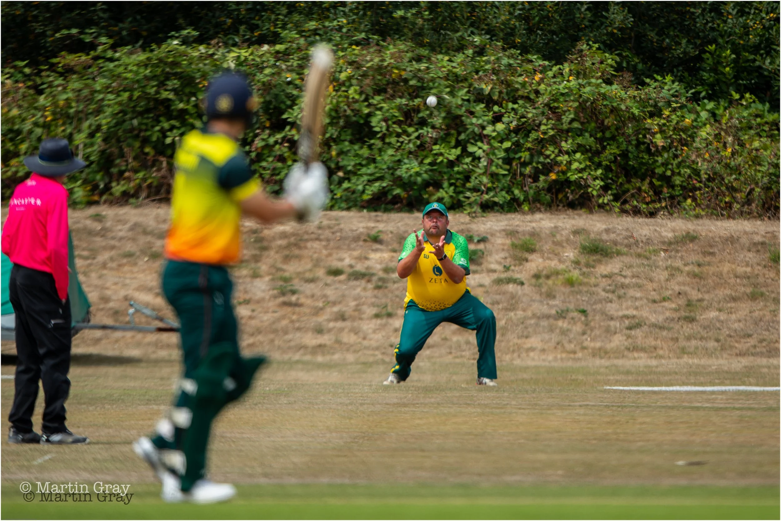 Stuart Le Prevost steadies himself to catch James Smith-4041.jpg