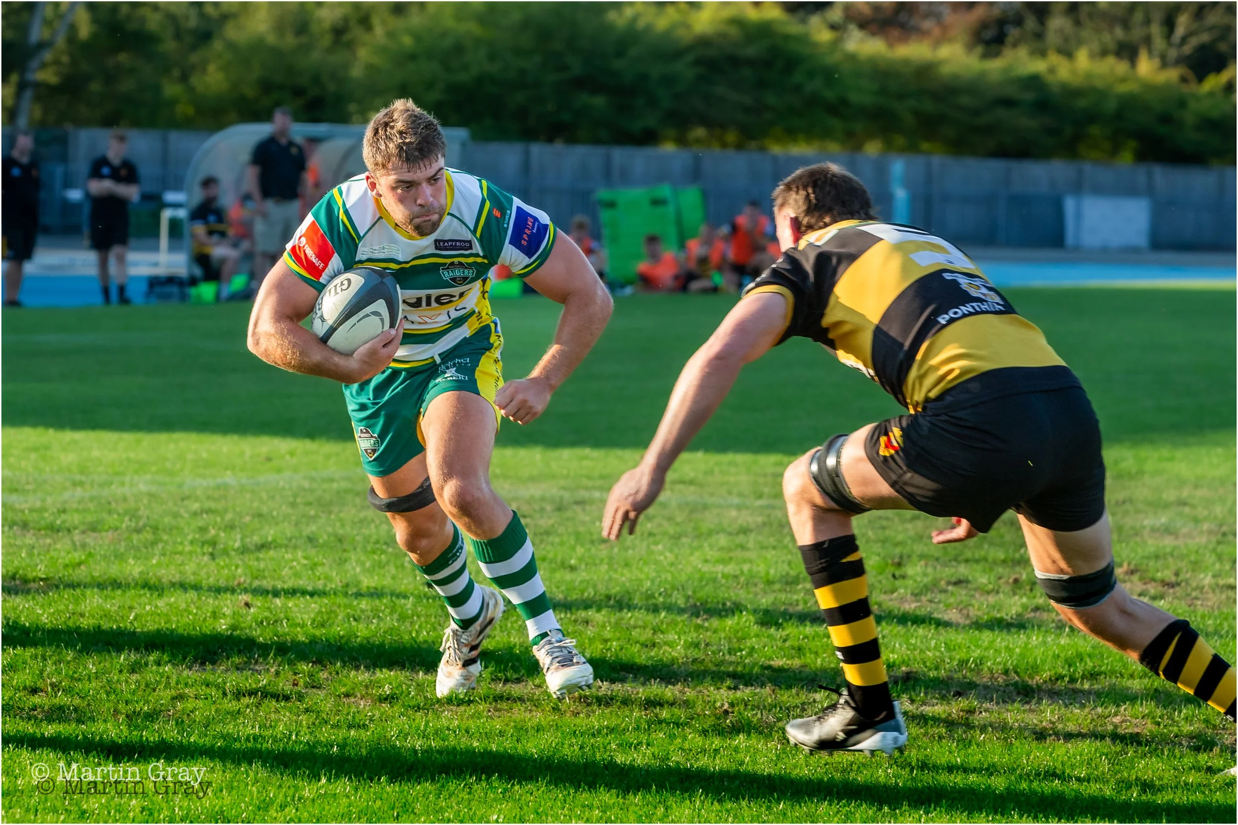 Matt Creber on the attack inside the Newport 22-0685.jpg