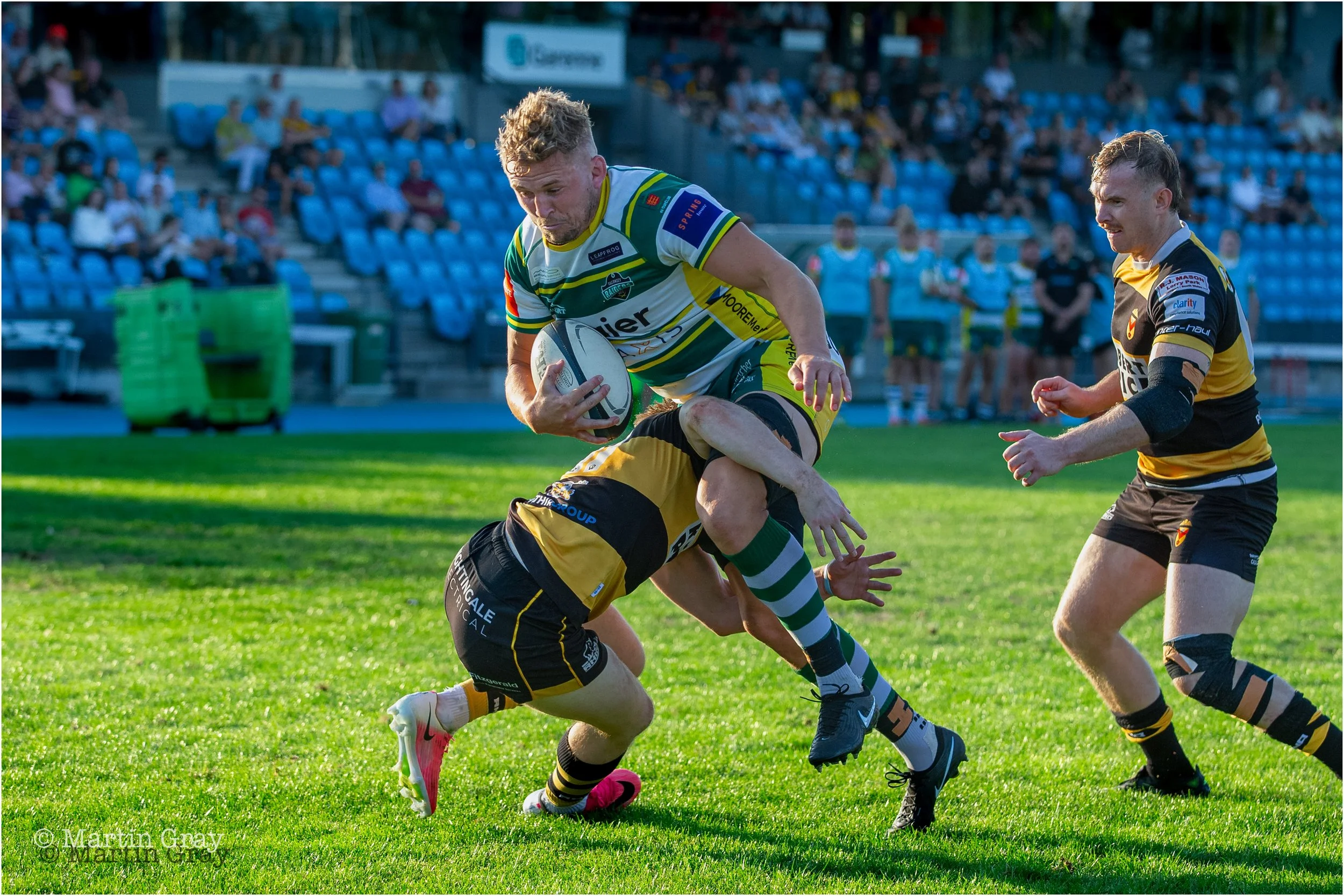 Josh Poullet powers into the Newport 22-0730.jpg