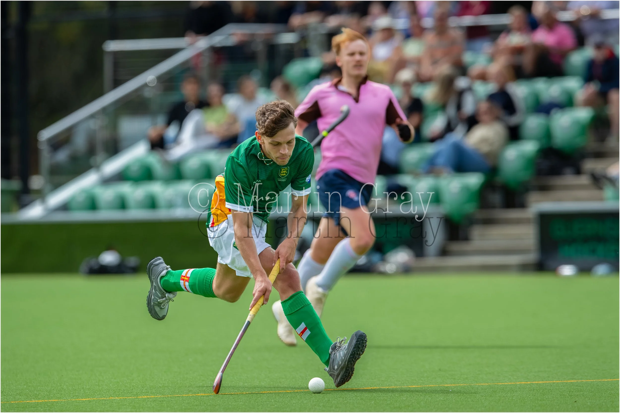 Josh Barrett powers forward into the D-7147.jpg