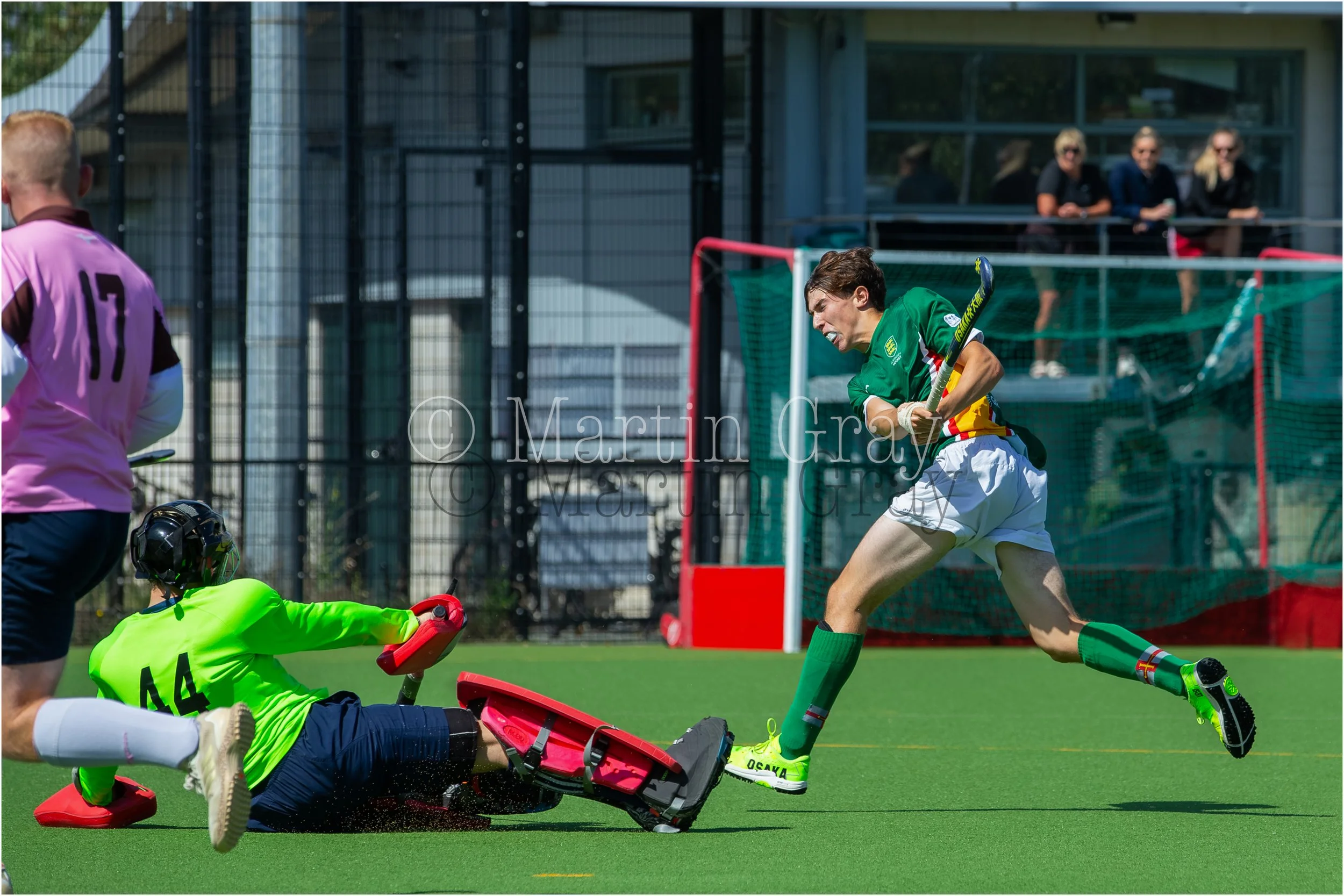 Raef Newton scores in the first half-0944.jpg