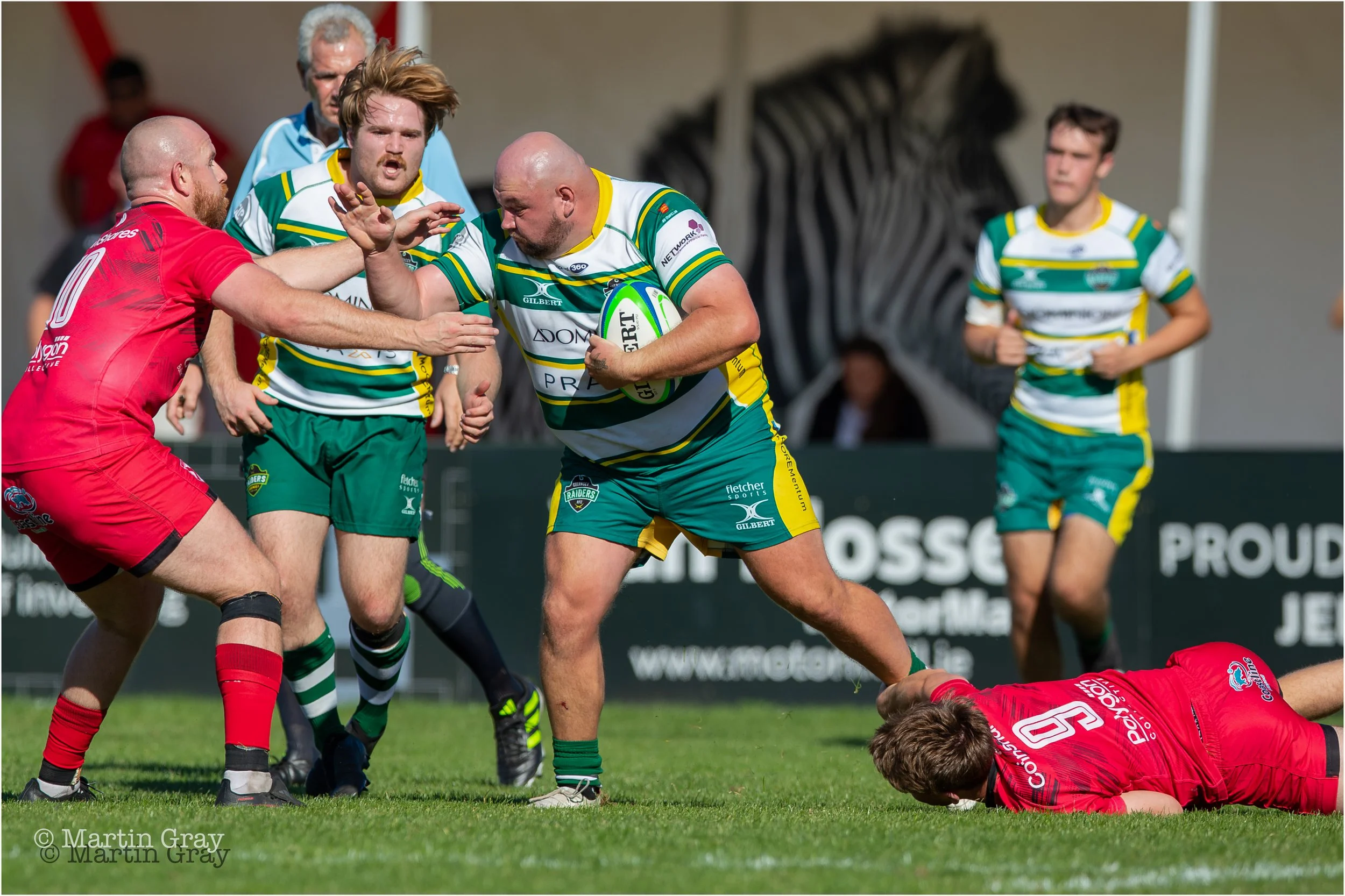 Corey Wallis breaks from defence-8207.jpg