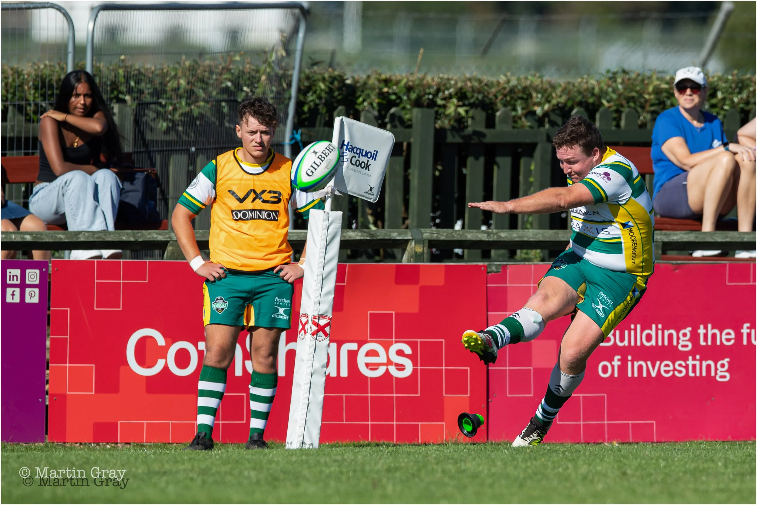 Tom Veillard conversion attempt first half-8165.jpg